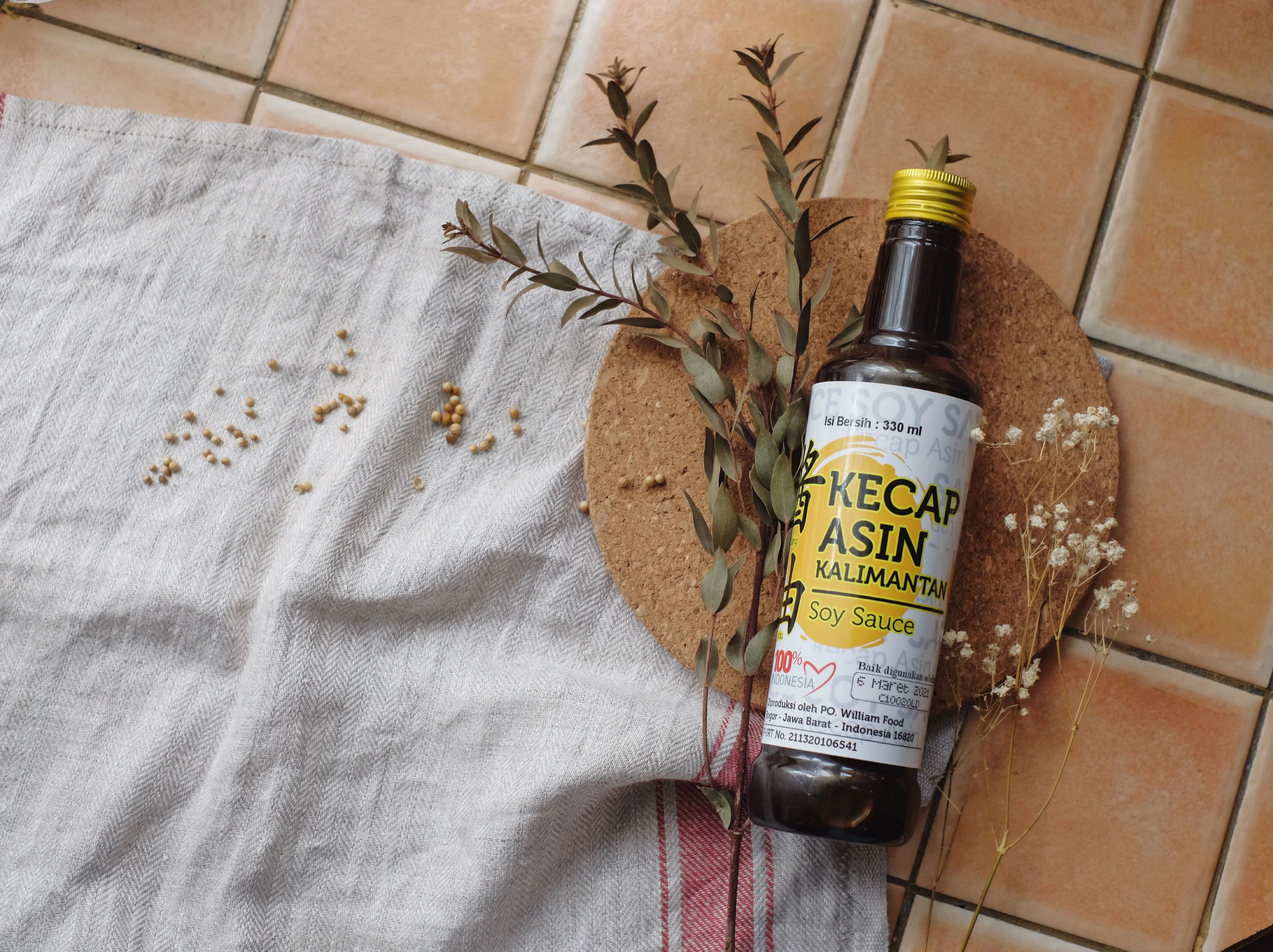 High Quality Premium Borneo Soy Sauce Made From Selected Soybean Direct From Local Farmer For Cooking Food And Soup