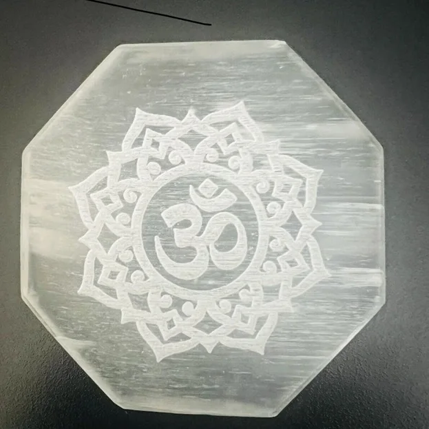 Selenite Charging Plate Crystal Charging Grid Plate/Disc Healing Crystal Energy Healing Engraved Selenite Charging Plate