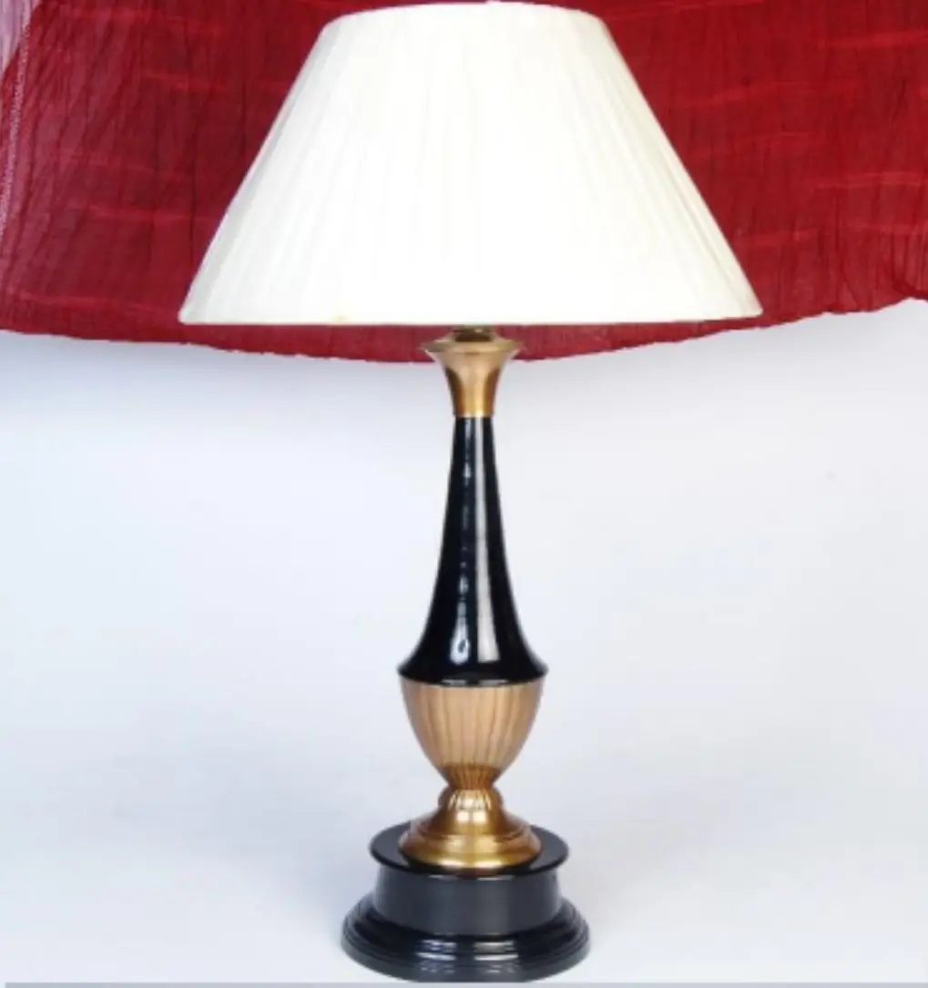 Premium Nordic High Quality Luxury Black And Gold Metal table Lamps For Bedroom Hotel