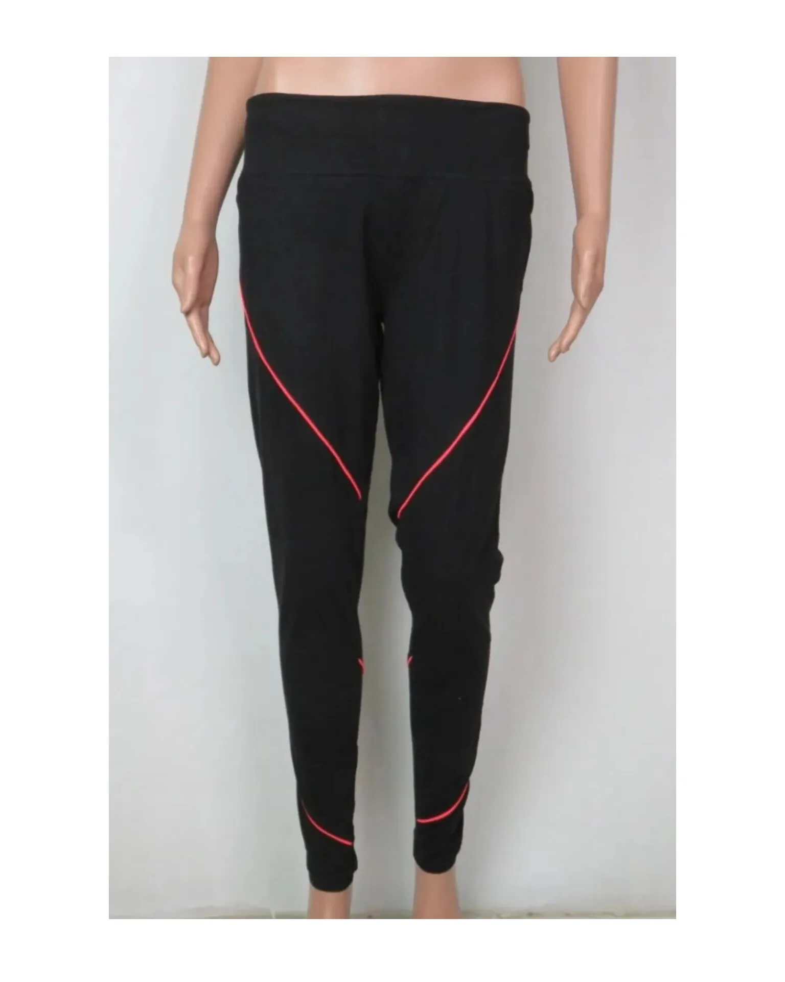 Trending Womens Sportswear Black Ankle Leggining Pants High Quality Ladies French Terry Activewear Jogger for Sports and gym use