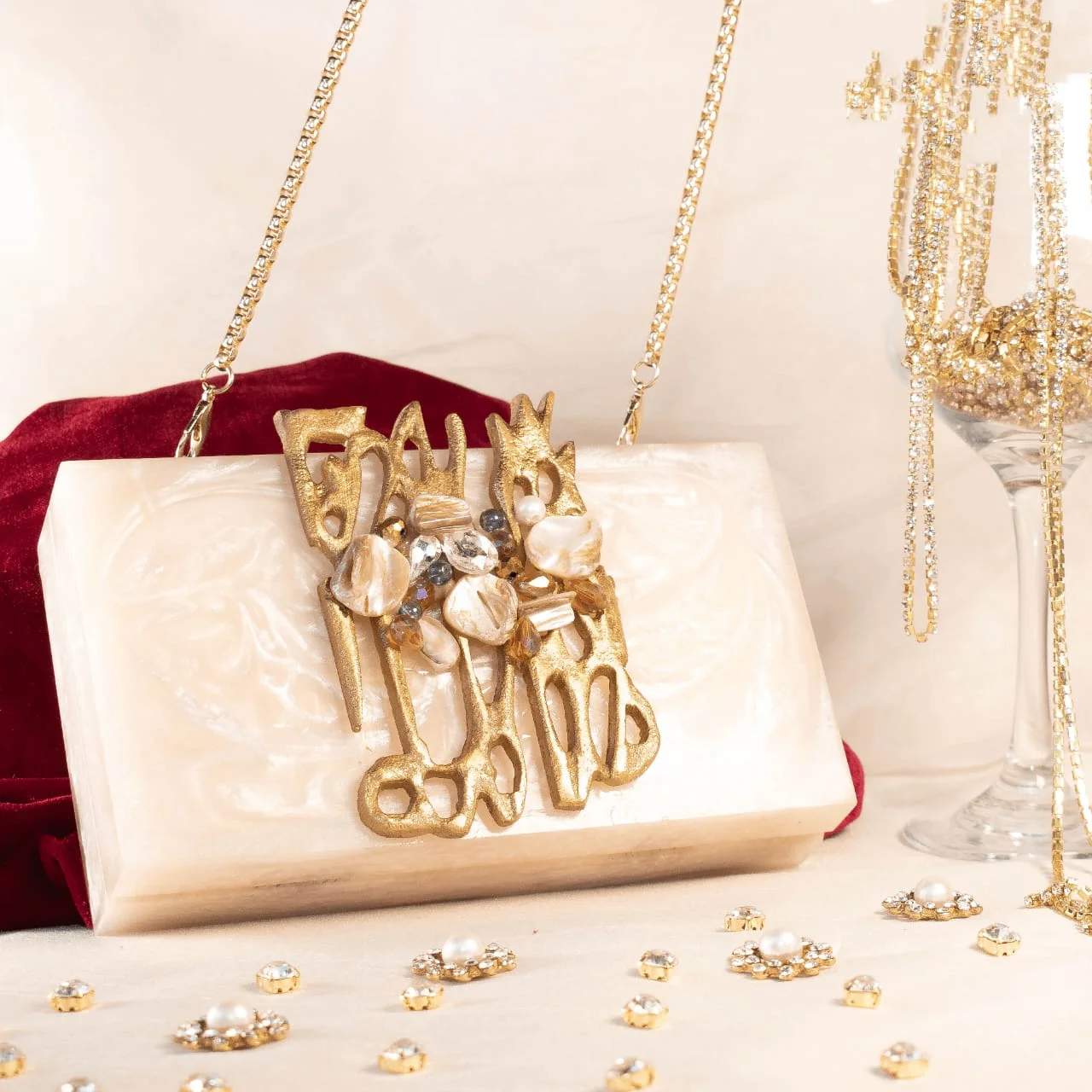 High-End Chic Ladies Leather Clutch with Elegant Design Glitter and Tassel Decoration for Stylish Women Fashionable Gatherings