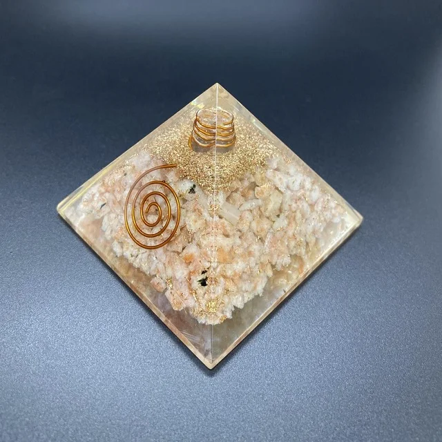 Sunstone Chips Orgone Pyramid Semi-Precious Crystal Agate for Meditation Home Decor Tumbled Pattern Chakra Style Pendulum Style