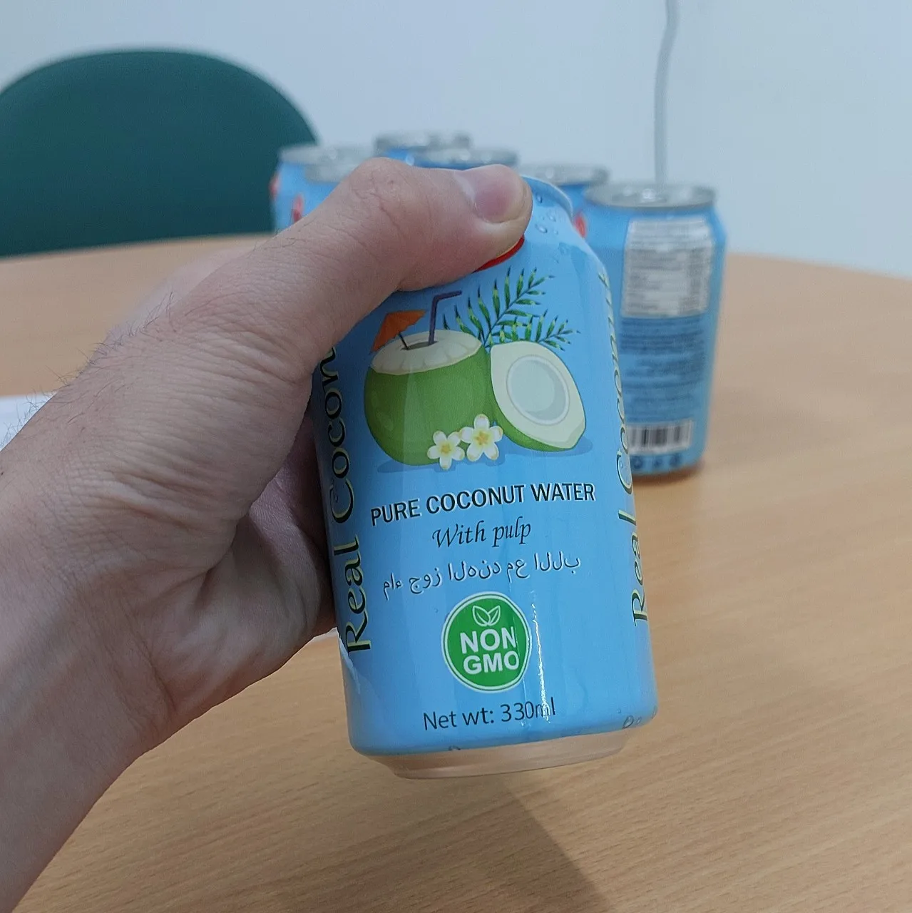 Aloe vera drink canned 330ml with pulp pandan leaves flavor great taste for wholesale