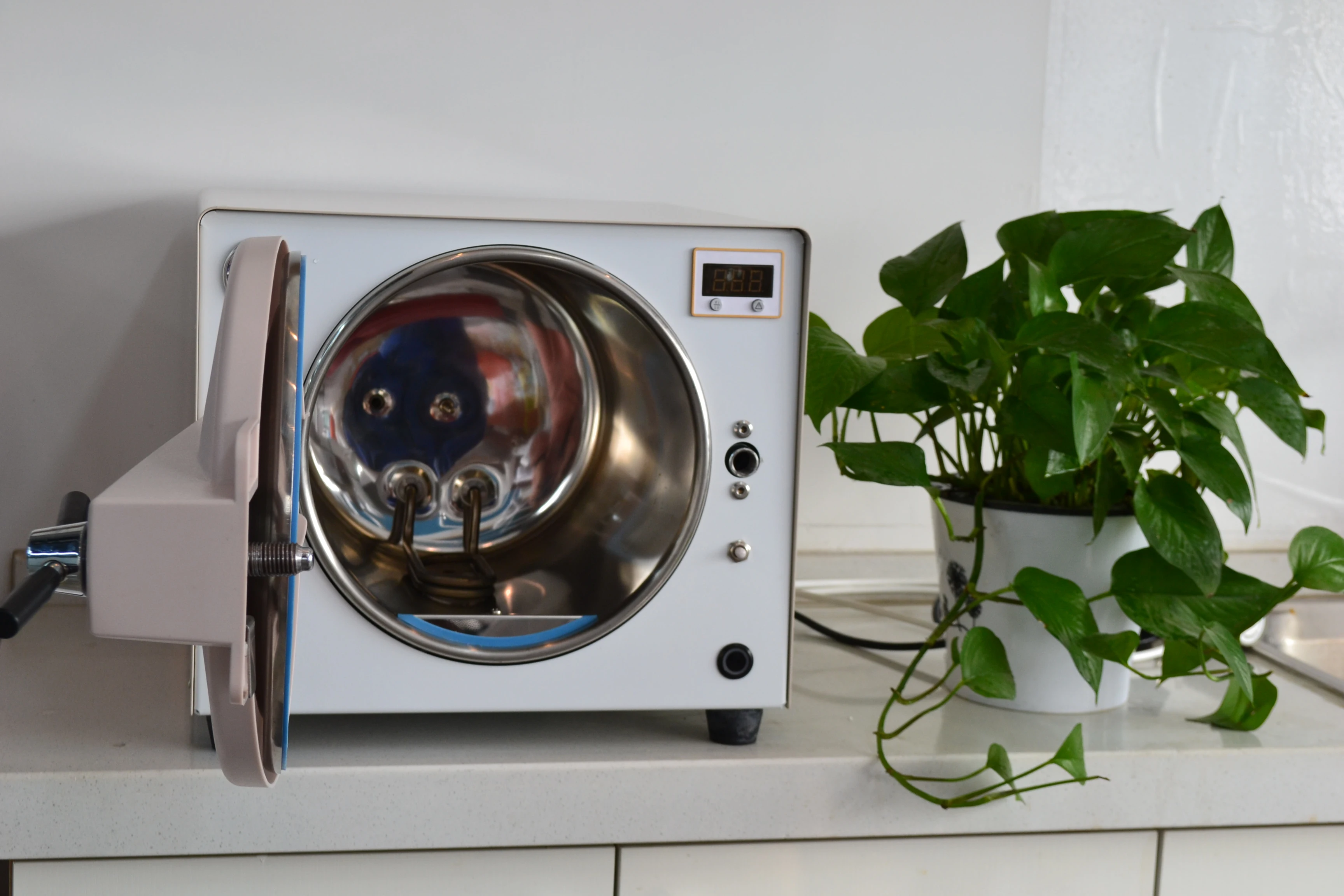 18L High-Pressure Autoclave Medical Sterilizer New Type with Electric Power Source