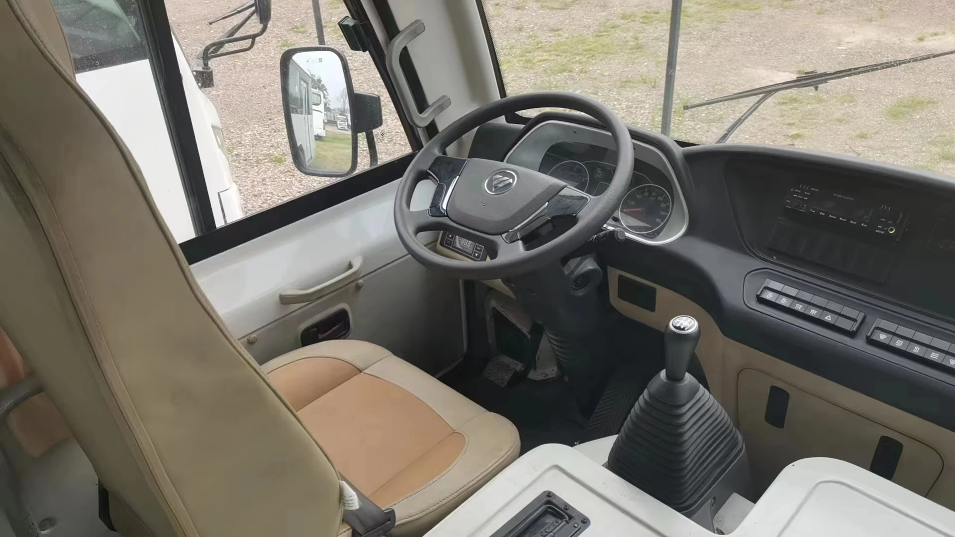 2020 futon 20 Seat Luxury Bus Interior Tour Bus Available Second-Hand Coaches