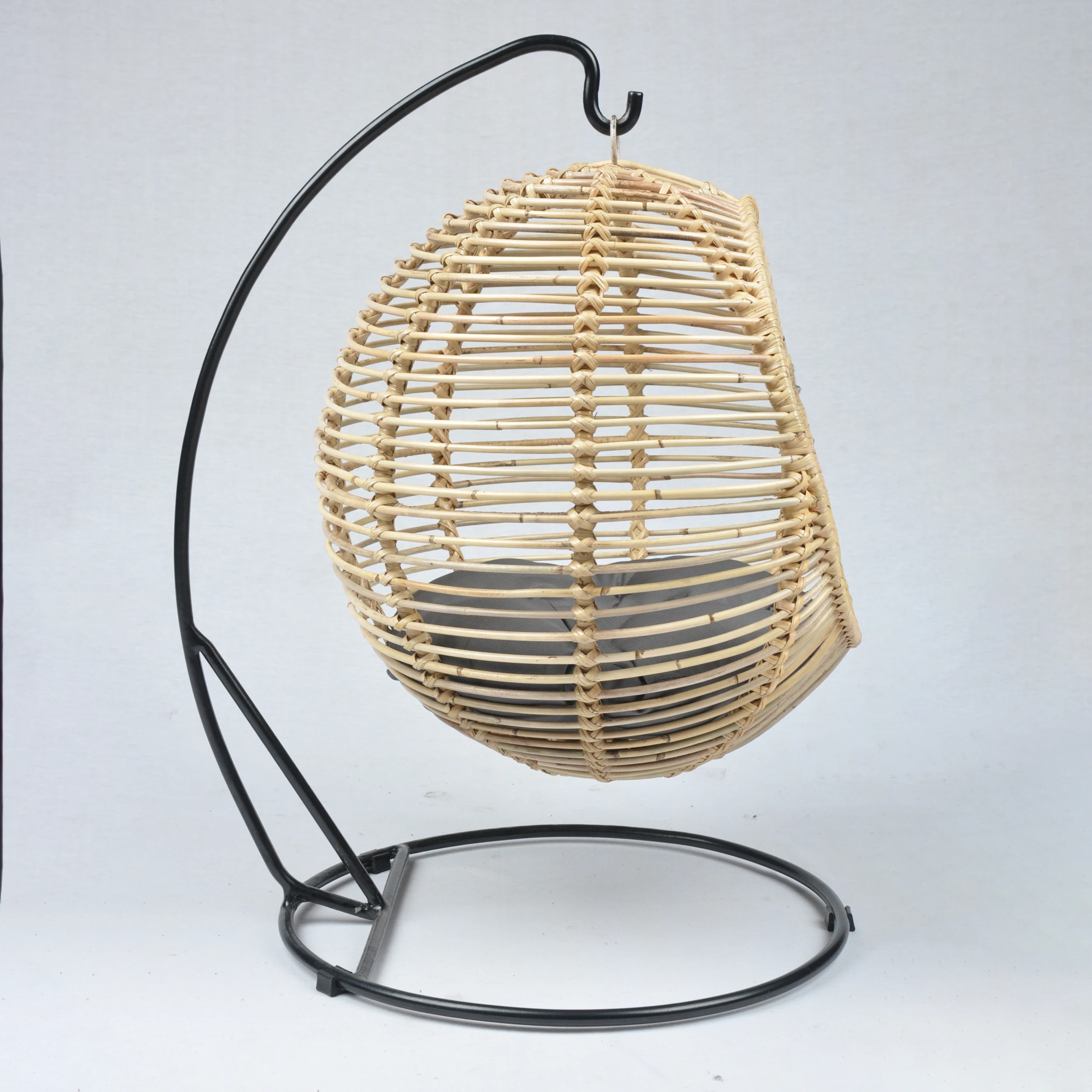 High Quality Natural Rattan Hanging Pet Bed with Alumunium Frame for Cat Dog