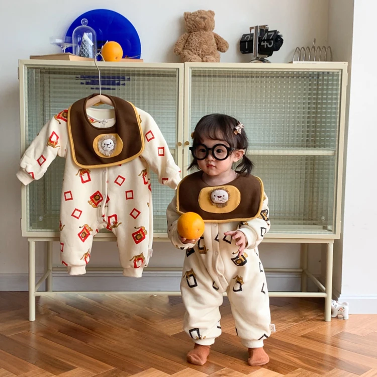 2023 Winter Hot Sale Baby Clothing Jumpsuits Rompers New Born Baby Romper With Saliva Towel Toddler Clothes