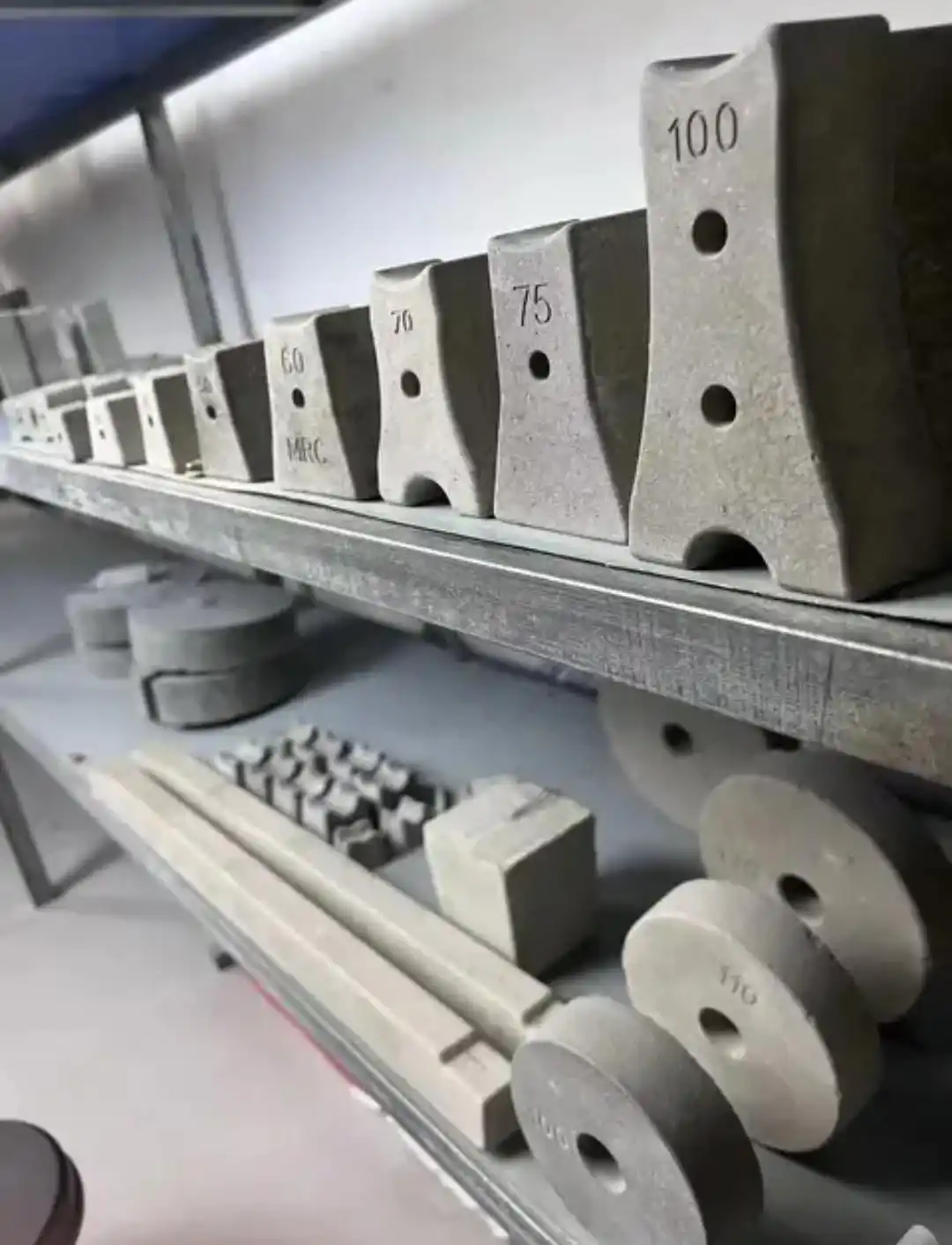 Industrial Design Style Long-Lasting Durability Concrete Spacer for Hotel Construction & Real Estate Applications