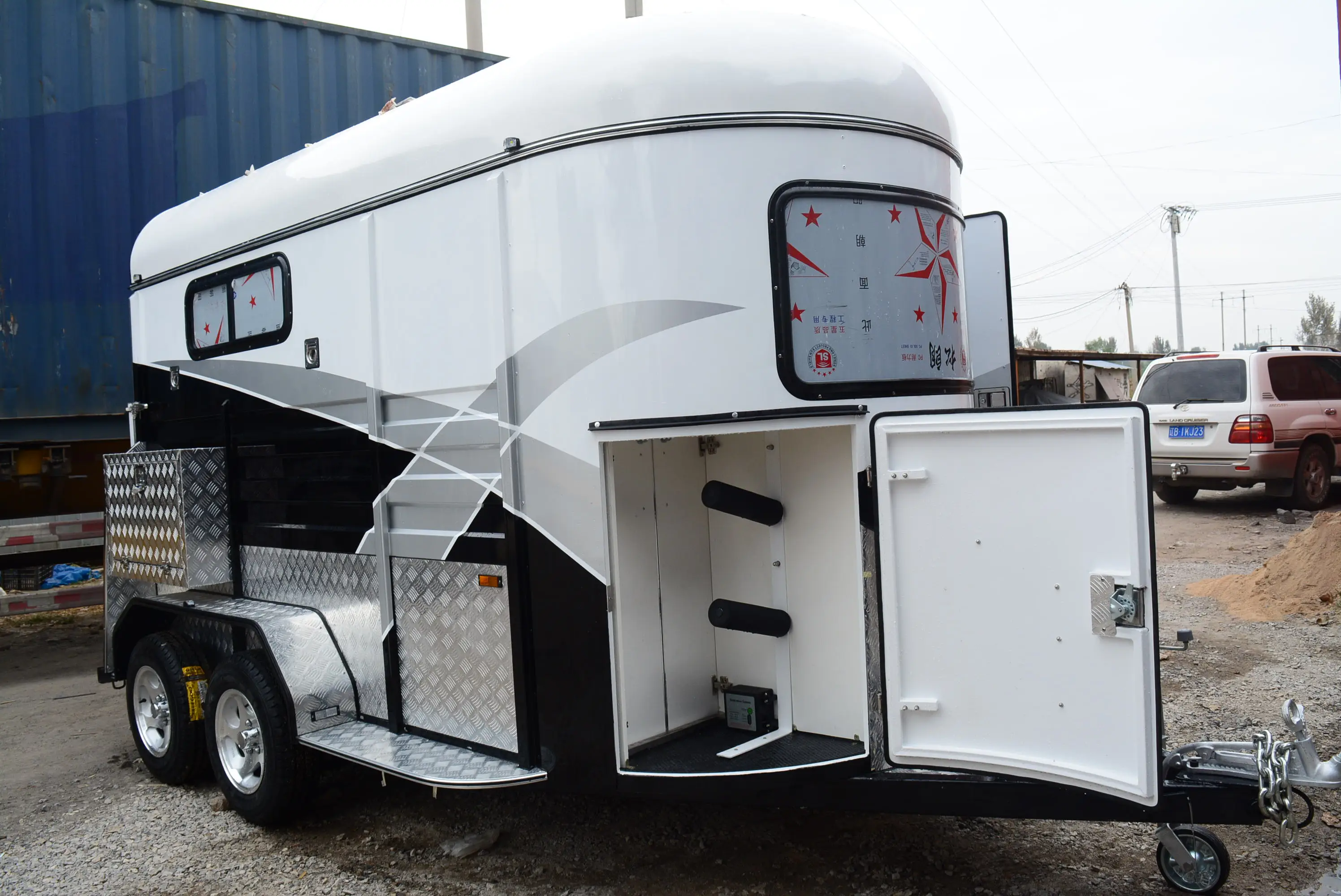 Professional Manufacture 2 Straight Loading Horse Trailer With Kitchen 2HSL-D
