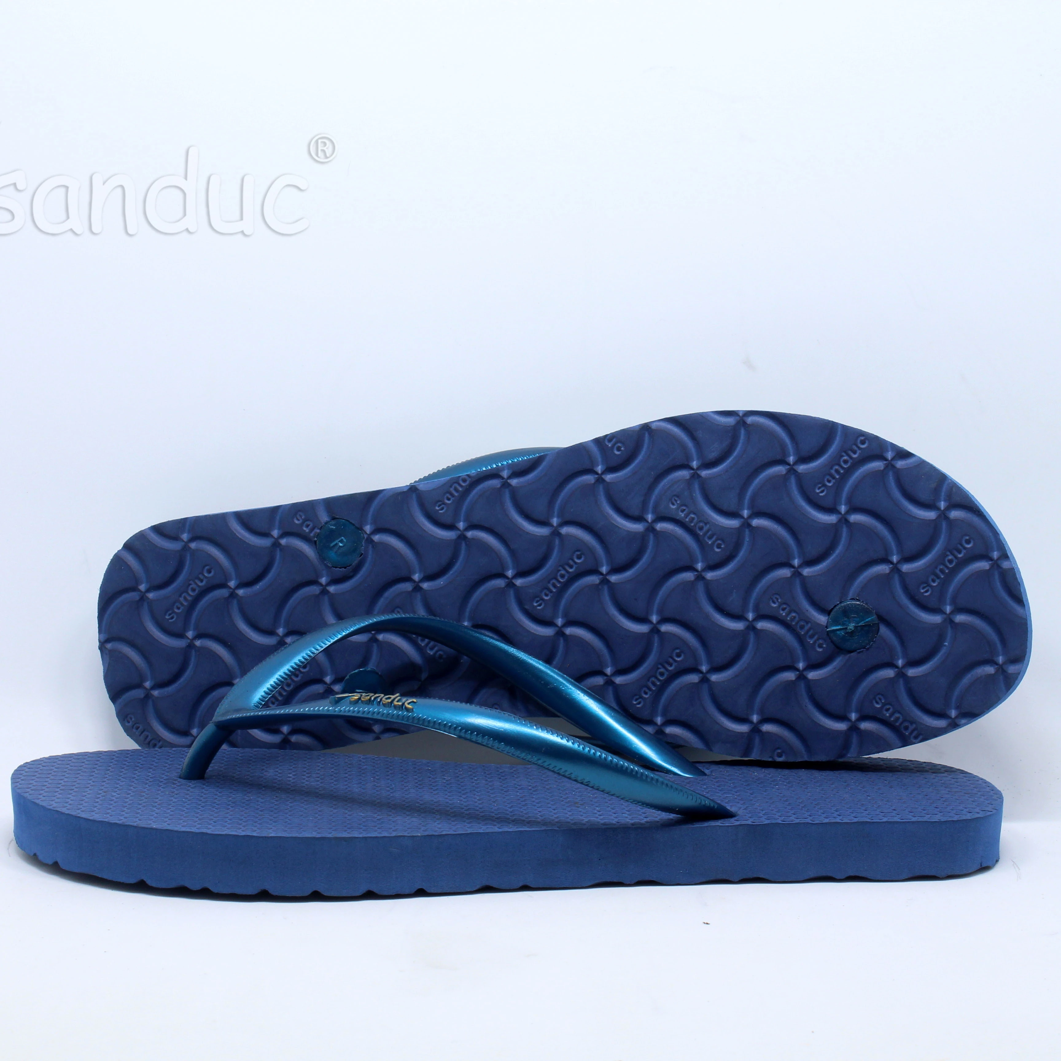 HOT SALE wholesale cheap women girls summer flip flops beach shoes in rubber material sandals slipper flip flops