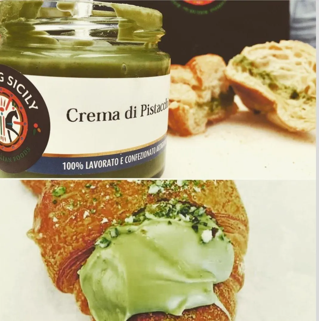 Top Quality 500g Pistachio sweet cream Ideal to be spread on a slice of homemade bread