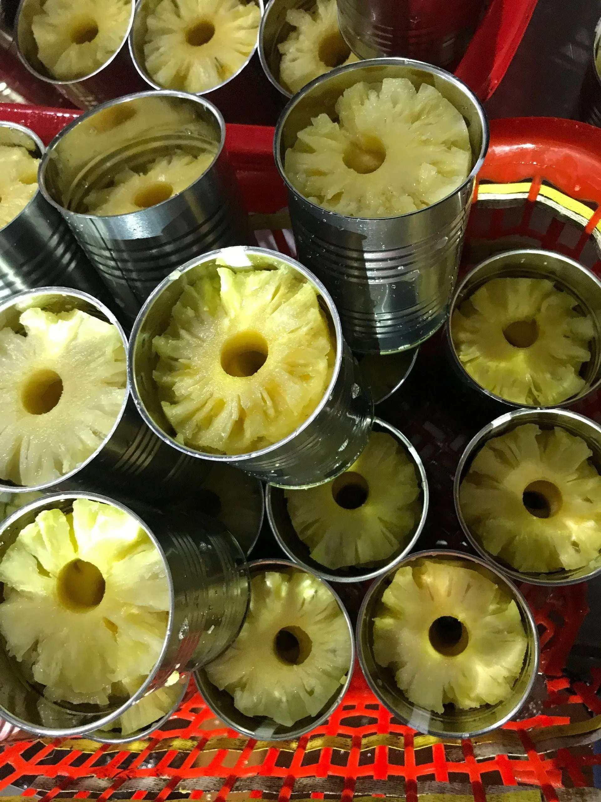 Food Grade Canned Pineapple Slices and Chunks Good taste canned pineapple/ Queen Pineapple Canned Slices
