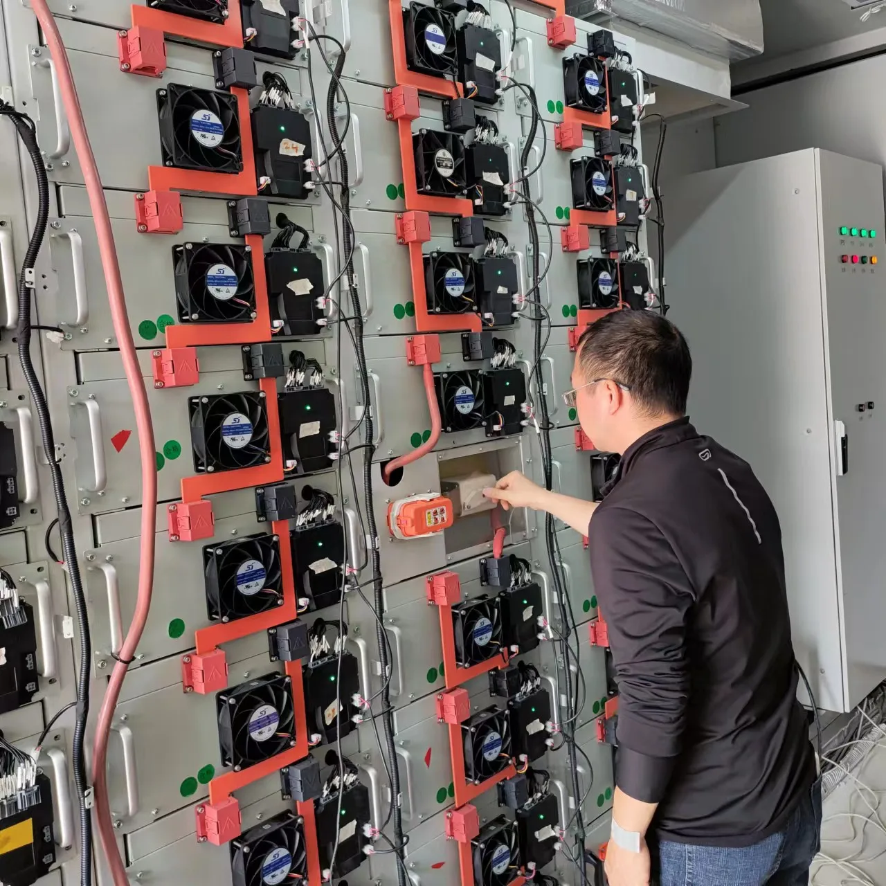 10 Years Life time outdoor 1mw battery storage container 500kwh 1MWh 20ft 40ft Container ESS Solar Battery Energy Storage System