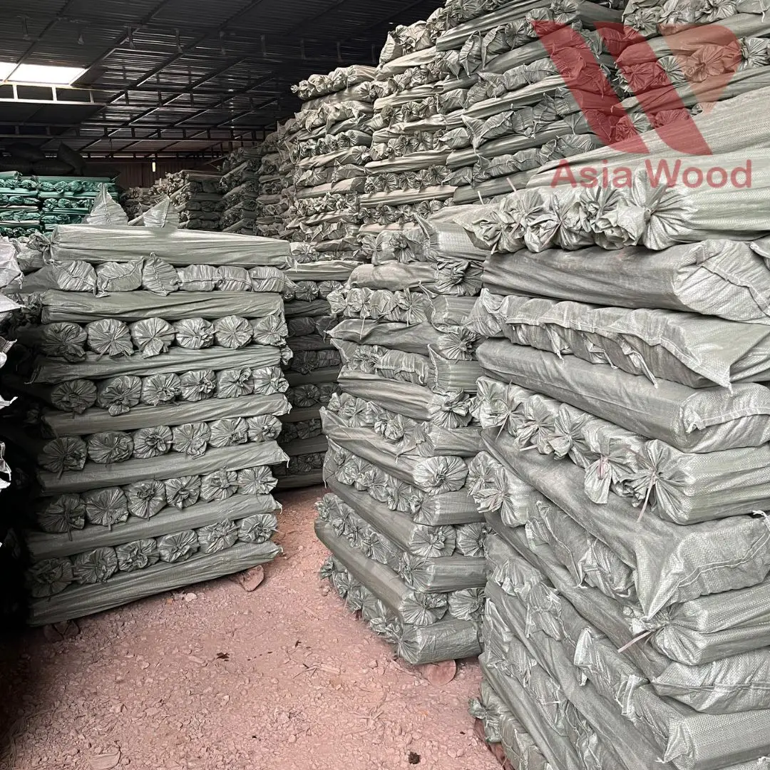 Manufacturer vacuum broom panda pvc set dustpan hand wooden broom from Vietnam Eucalyptus palos de escoba