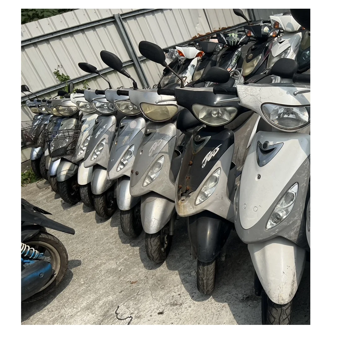 used motorcycles 100/125/150cc used yamaha/SYM/Kymco scooter fromTaiwan