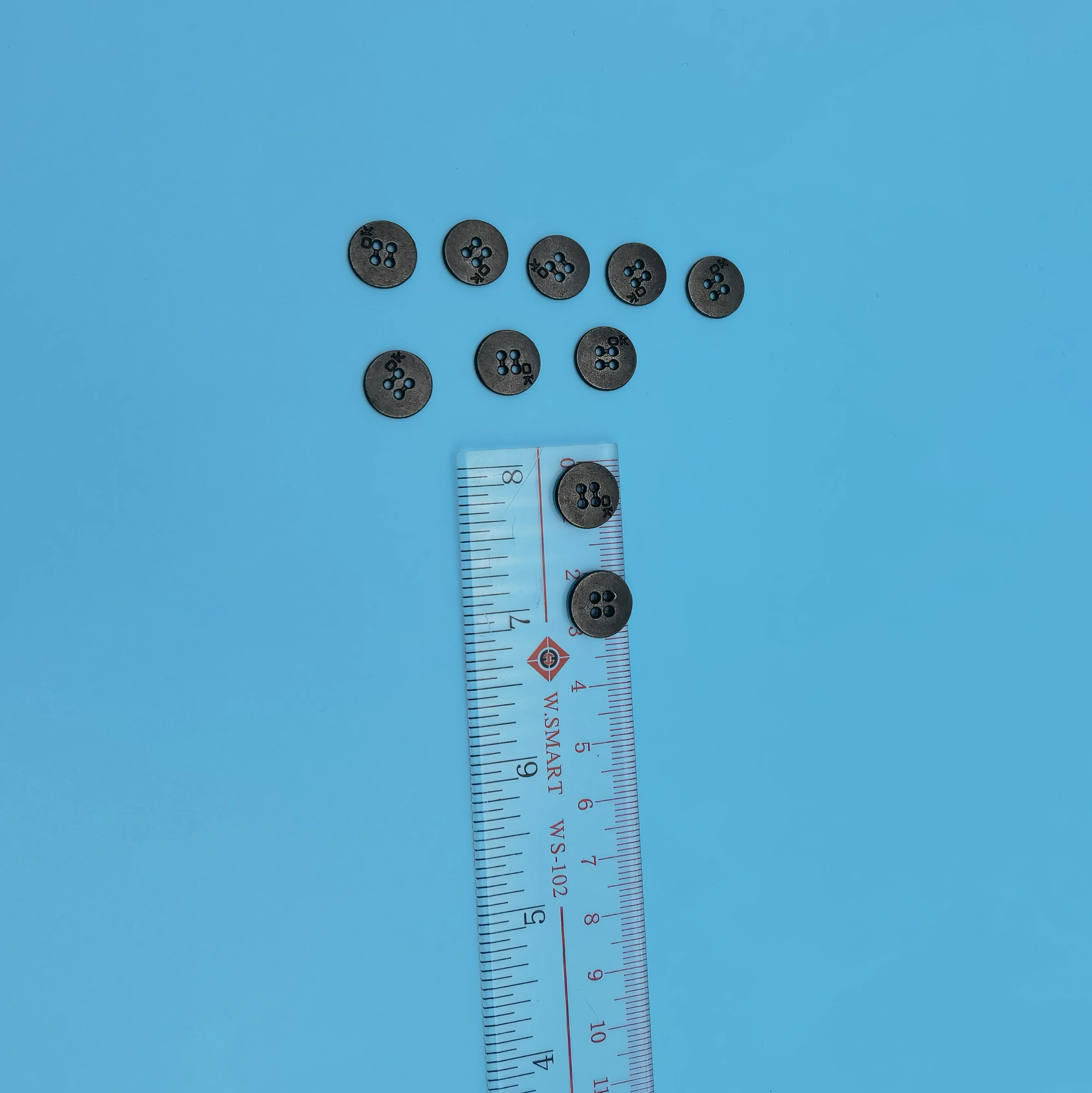 Кнопка из сплава