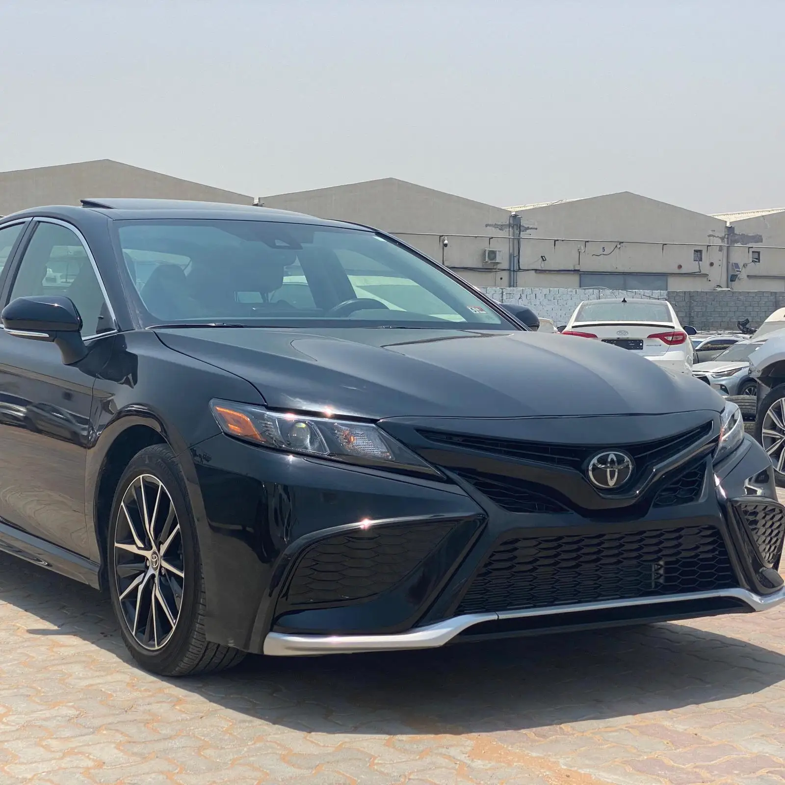 2022 2023 Toyota Camry SE (в разных цветах)