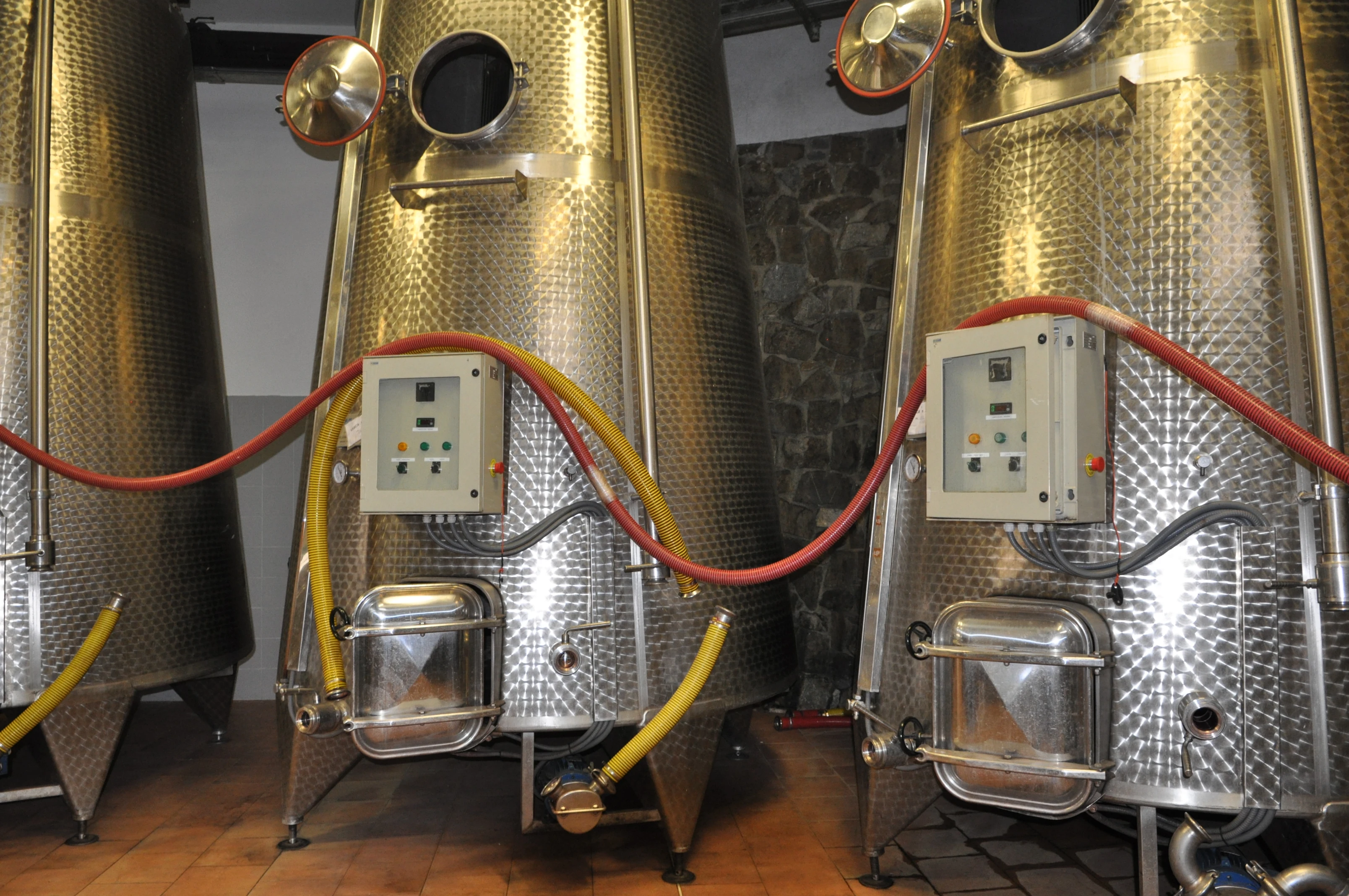 high quality italian red wine set 6 wine bottles igt and gregoriano  alcoholic beverage table wines