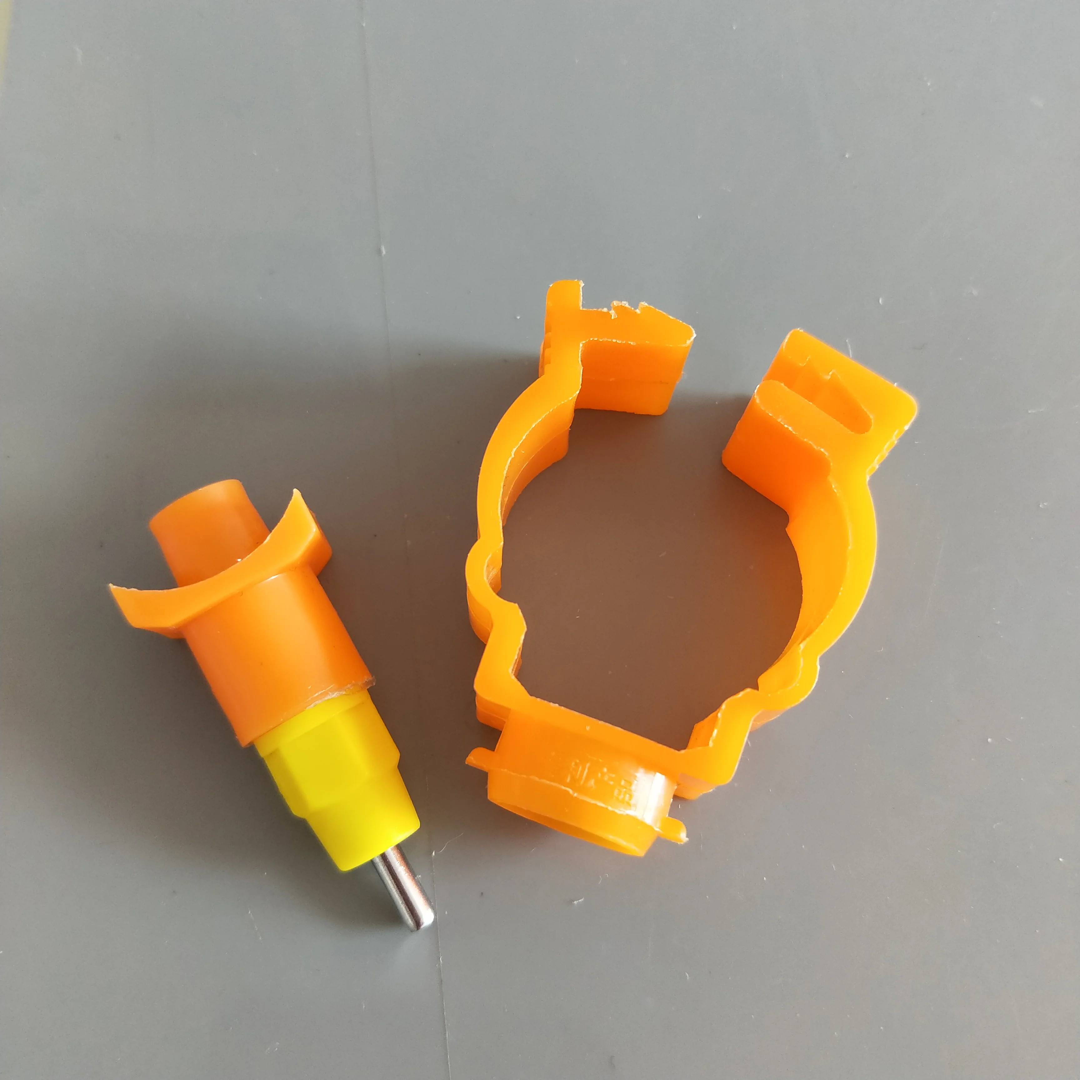 LM-49 Big Discount Wholesale Chicken Bird Water Drinker Poultry Nipple Drinker For sale