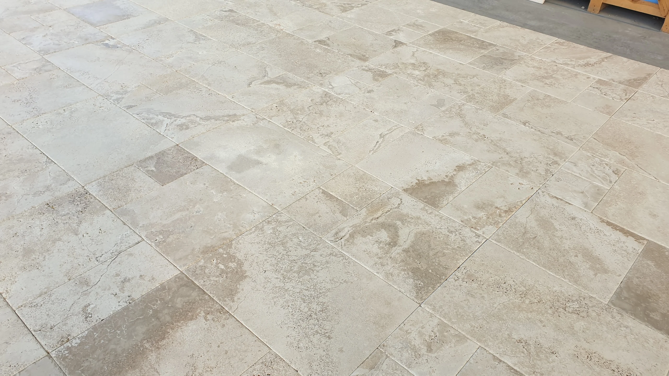 2024 New Model Natural Stone Pavers High Quality Turkish Beige Travertine Valera Flooring Stone Tiles Decking Made in Turkey