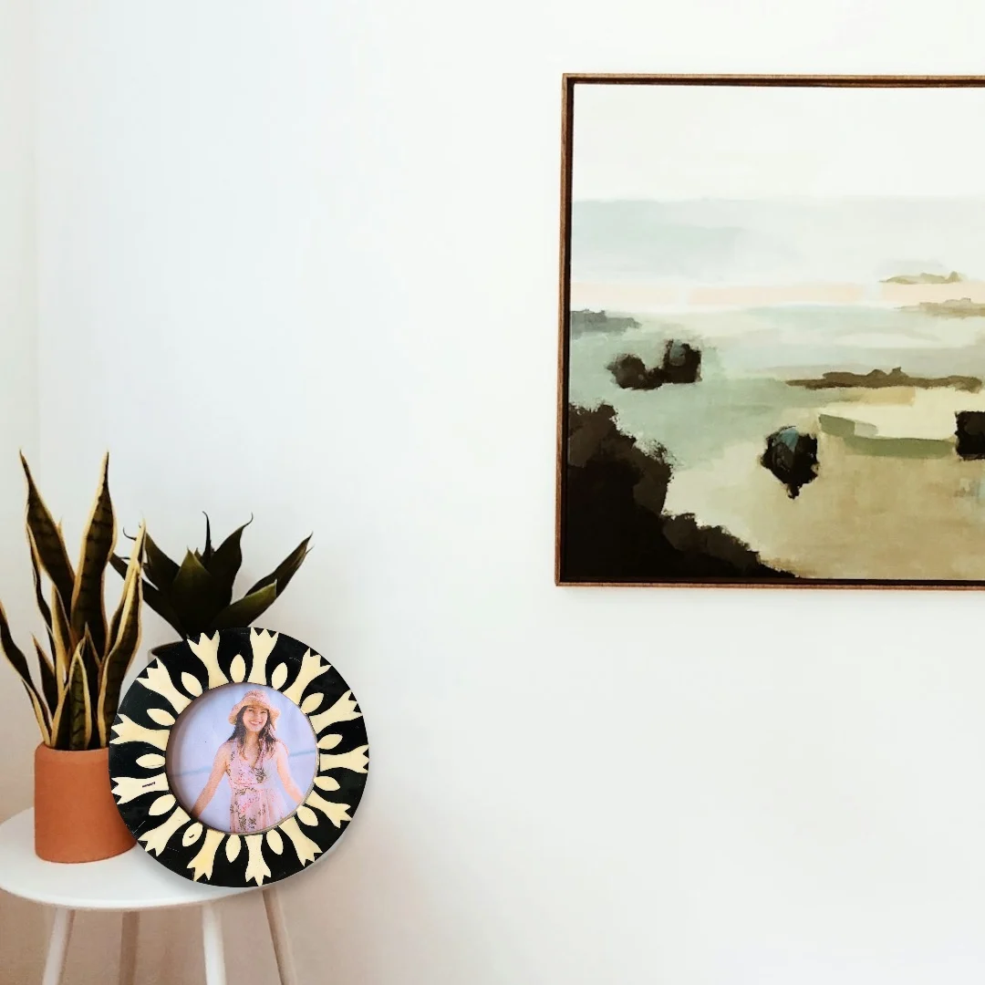 Handcrafted Wooden Picture Frame Elegant & Durable Vintage Style Wooden Photo Frame Beautifully Crafted for Your Photos
