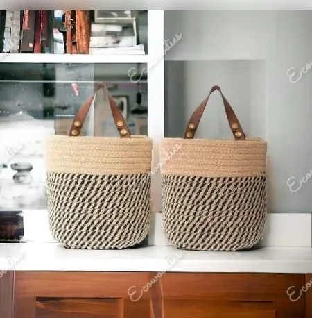 Household Beverage Storage Baskets Easy Movable Lightest in Weight Collectable Eco Material Jute for Kids Cloth