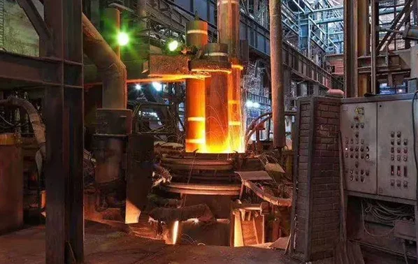 China Manufacturer High Carbon UHP/High Power/RP 100 200 300 400 500 600 700mm Graphite Electrode