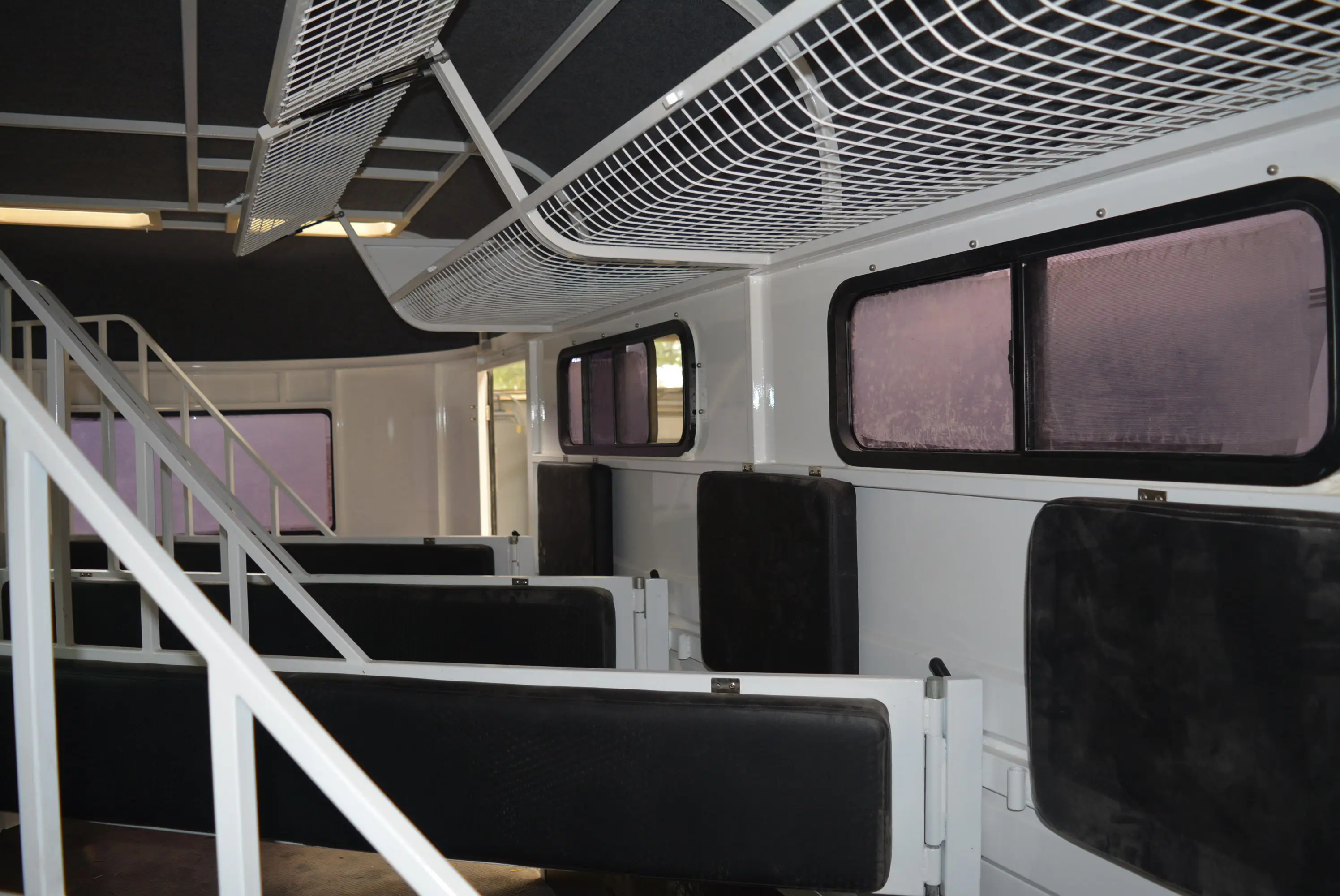 2024 New Product Ideas With High Material Can Customized Horse Truck Easy To 3 Horse Float 3HAL-S