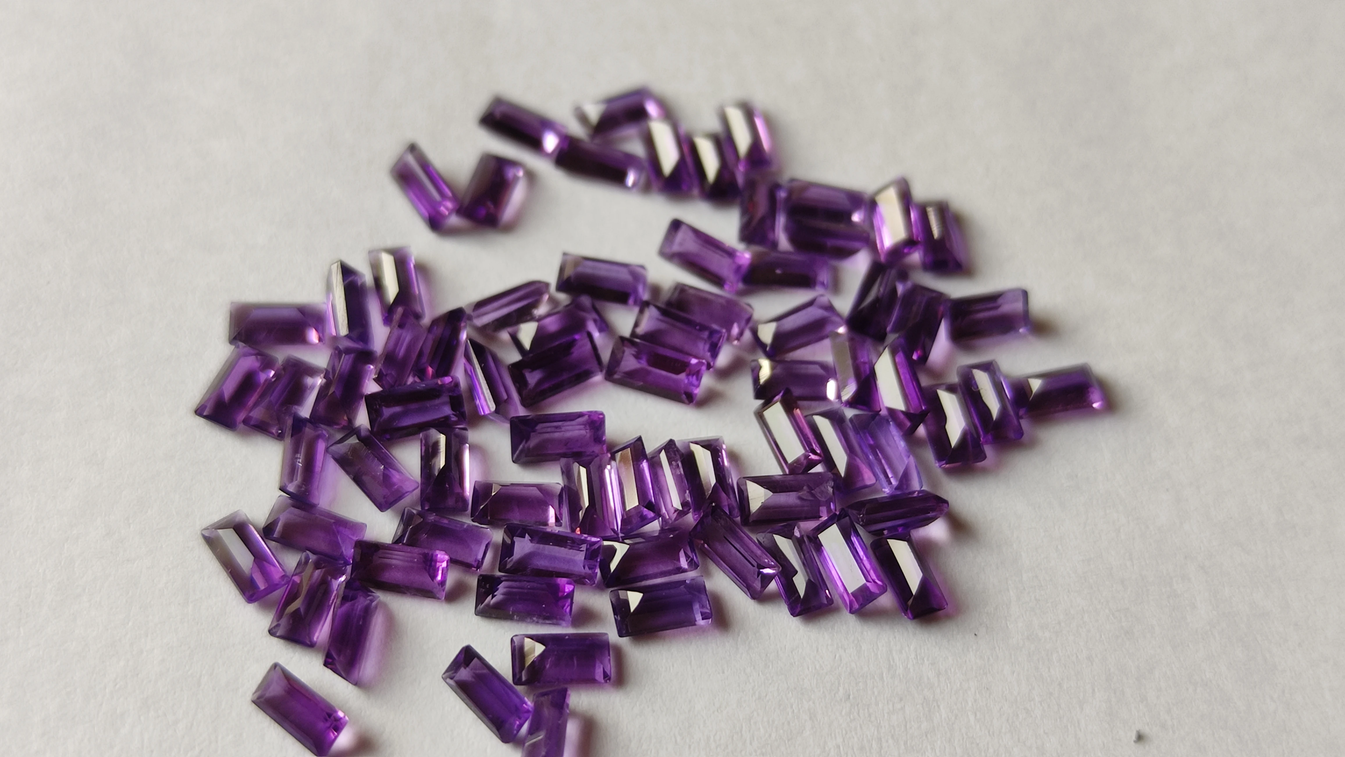 Super Quality  Eye Clean baguette Shape Amethyst Purple Color Loose Gemstones From Indian Supplier at Wholesale Prices Per Carat