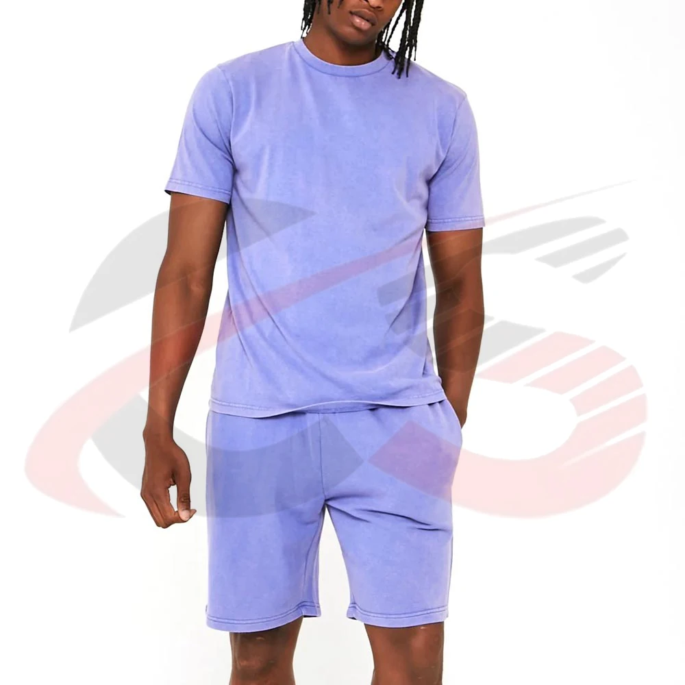 Мужская футболка и шорты