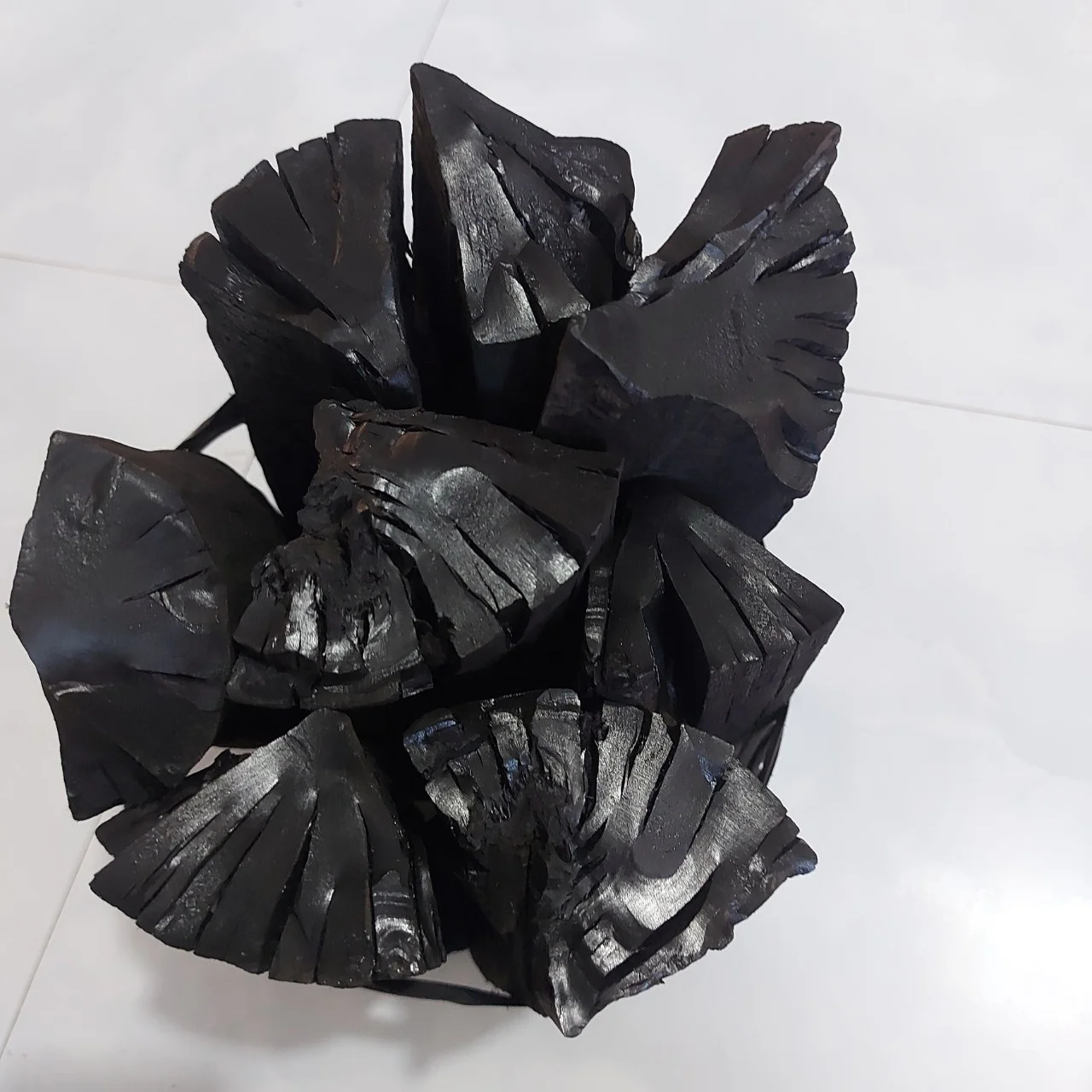 Хорошая цена 100% натуральный древесный уголь мангровой древесины дешевая для барбекю и