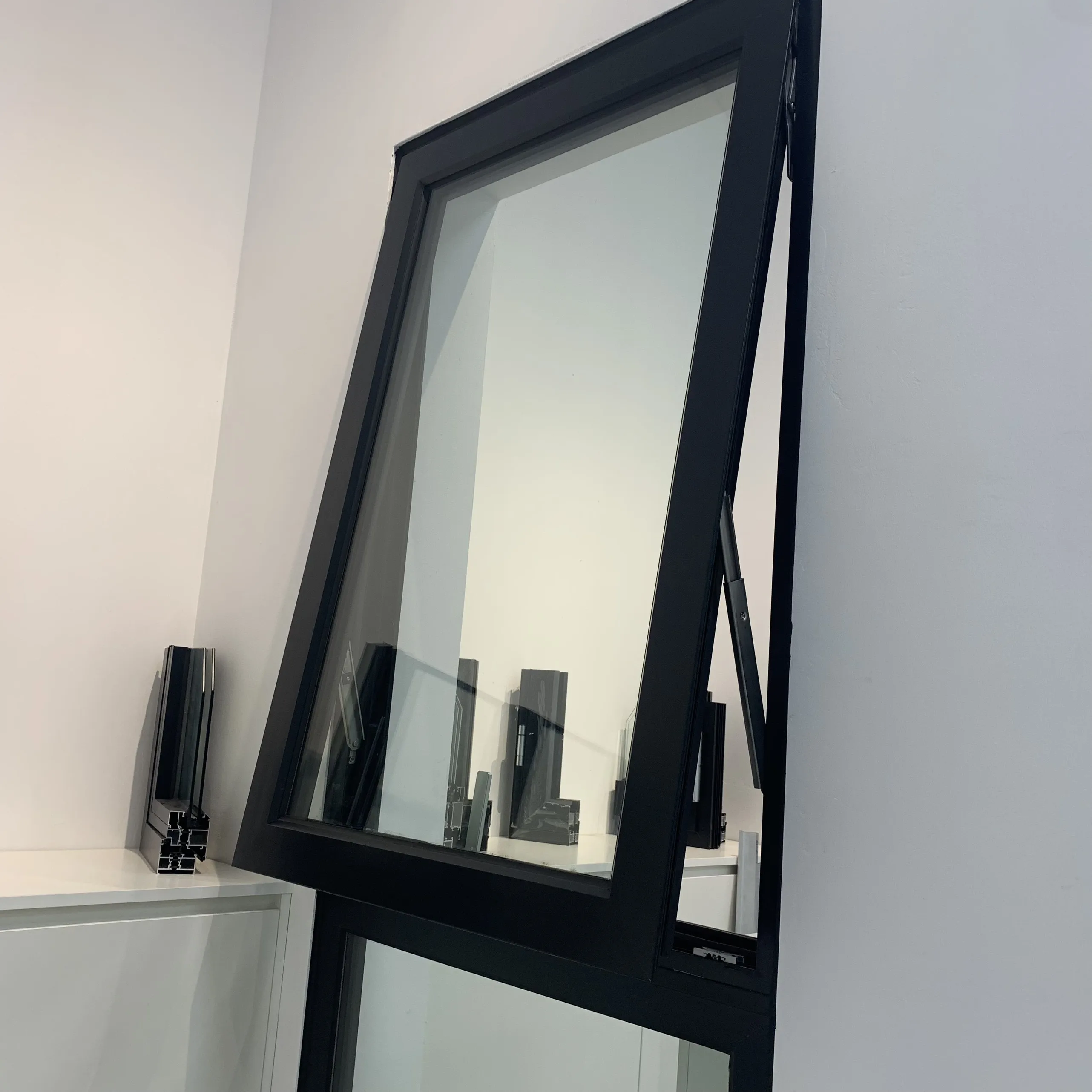 High quality thermal- bridge aluminum awning window made in Vietnam factory price low-e double glasses