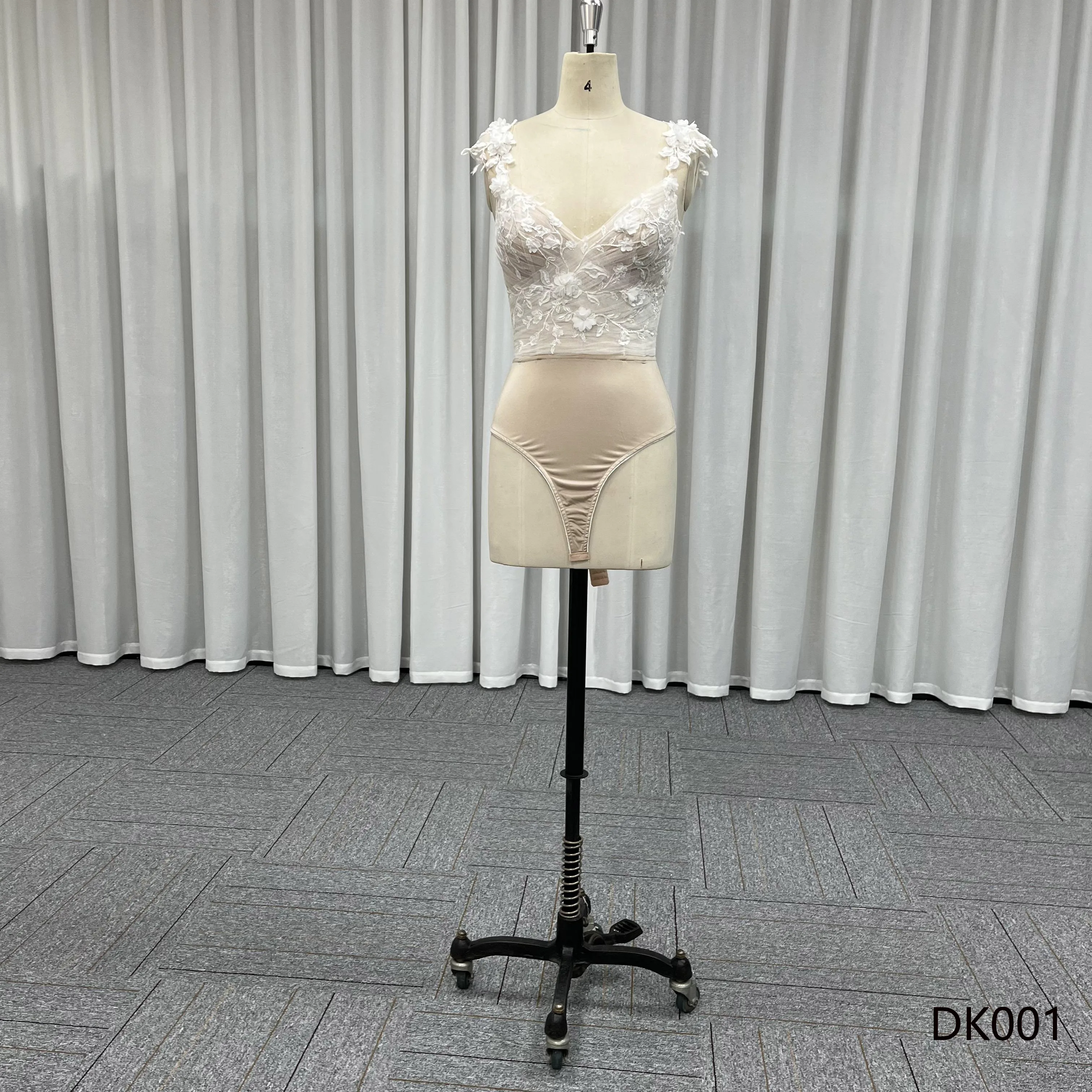 Lace small top wedding dress bride wear sleeveless  Short Vest Waistcoat