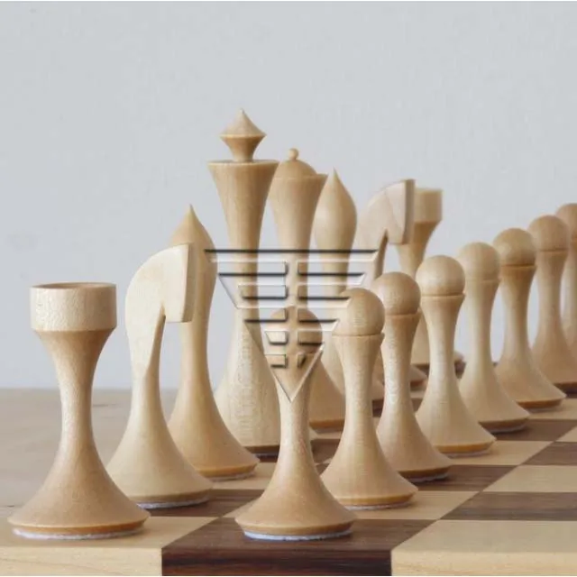 Luxurious Wholesale Solid Rose Wood  Hand Made Luxurious Chess Table With Staunton Series  Chess Pieces