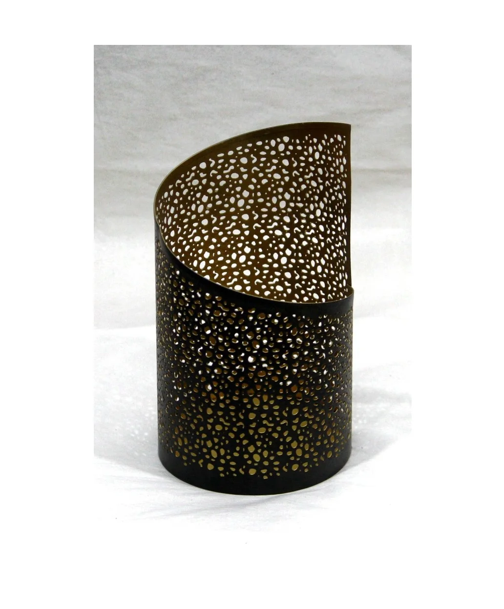 High Quality Powder Coated iron Metal Tea Light Votive Holder Manufacturer Antique Finished Metal Tea Light Candle Holder