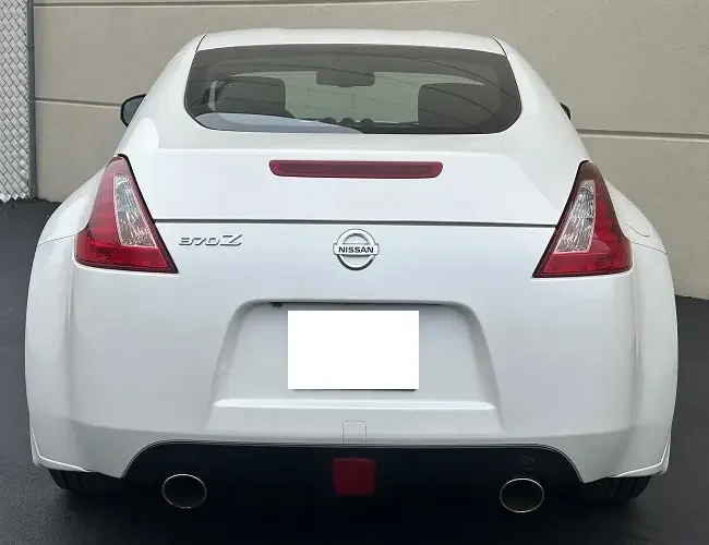 Аккуратно использованный 2021 NISSAN 370Z купе готов к отправке