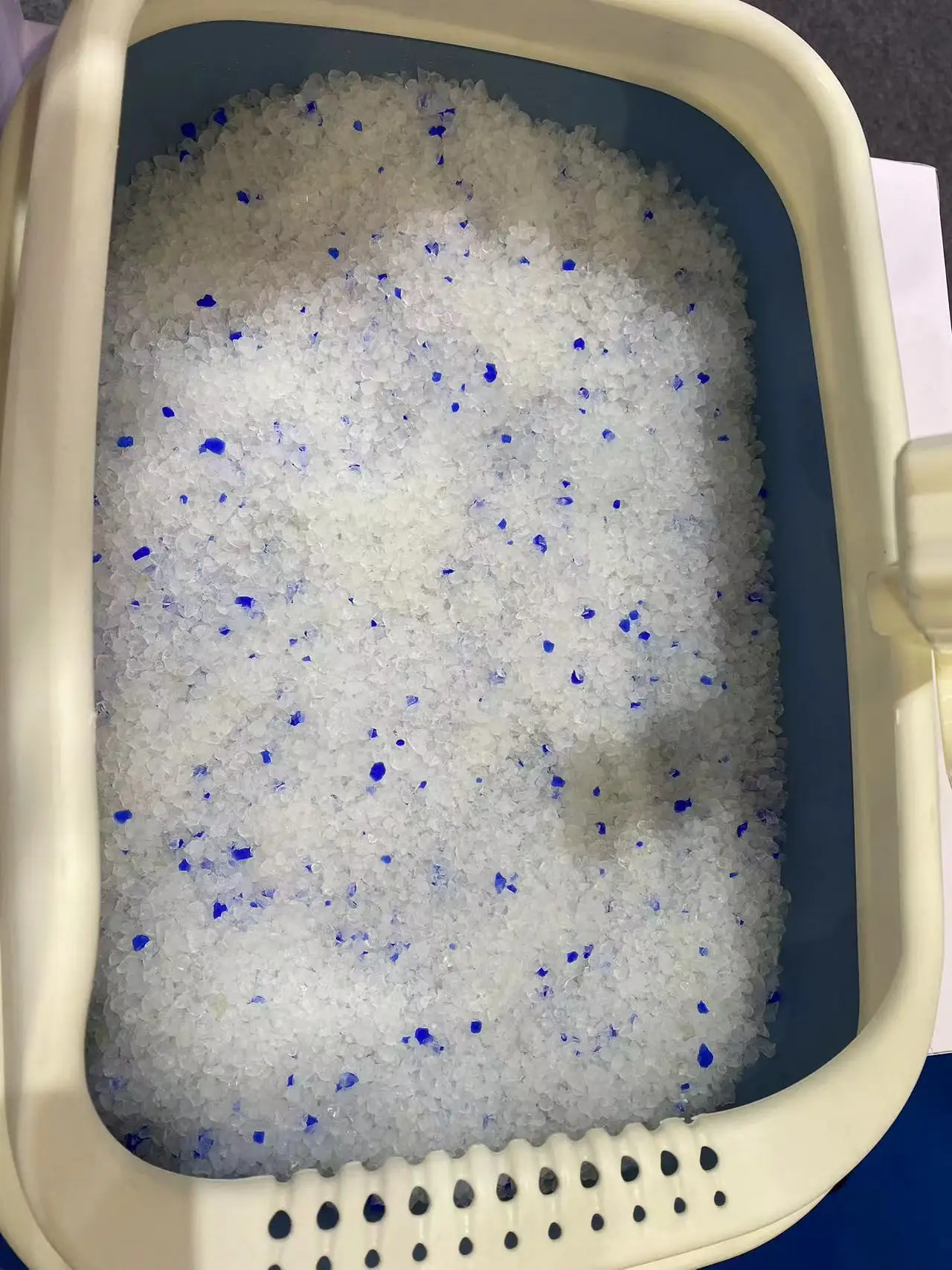 OEM/ODM Highly Absorbent natural Micro crystal cat litter 3.8L Non Clumping Silica Gel Crystal cat litter sand