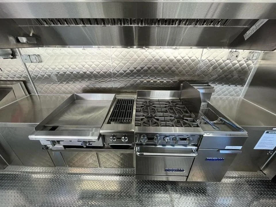 Quality Fully Equipped enclosed mobile food truck trailer for sale