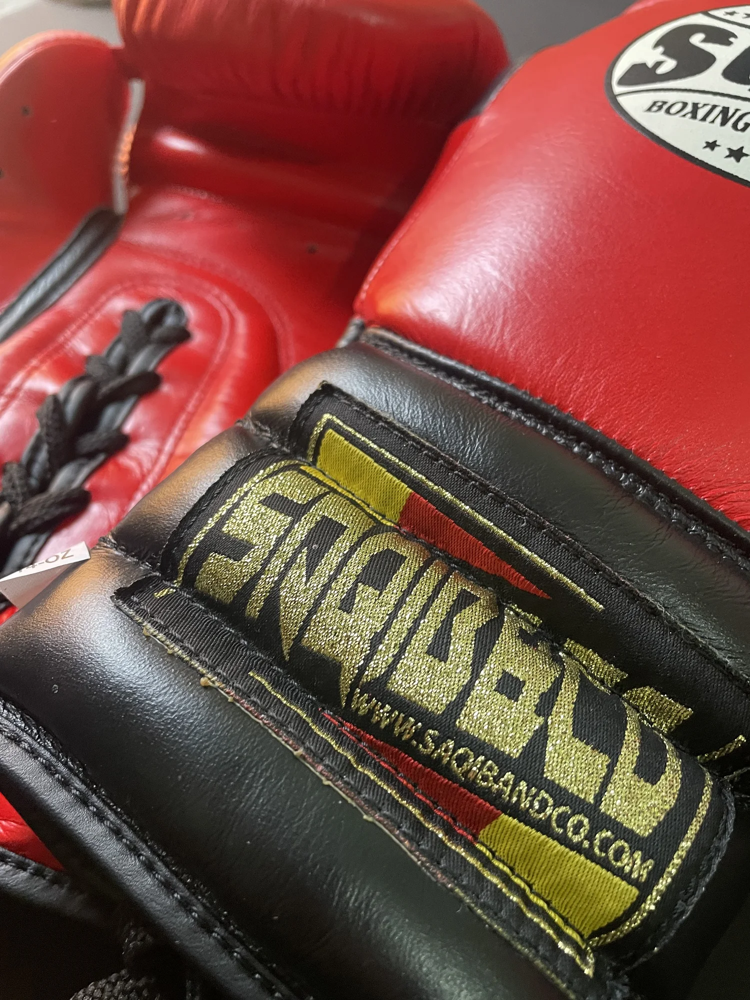 Red Boxing Gloves, Sports Equipment, Lace Up Latex Padding Boxing Training Gloves & Professional Fighting Gloves For Boxers