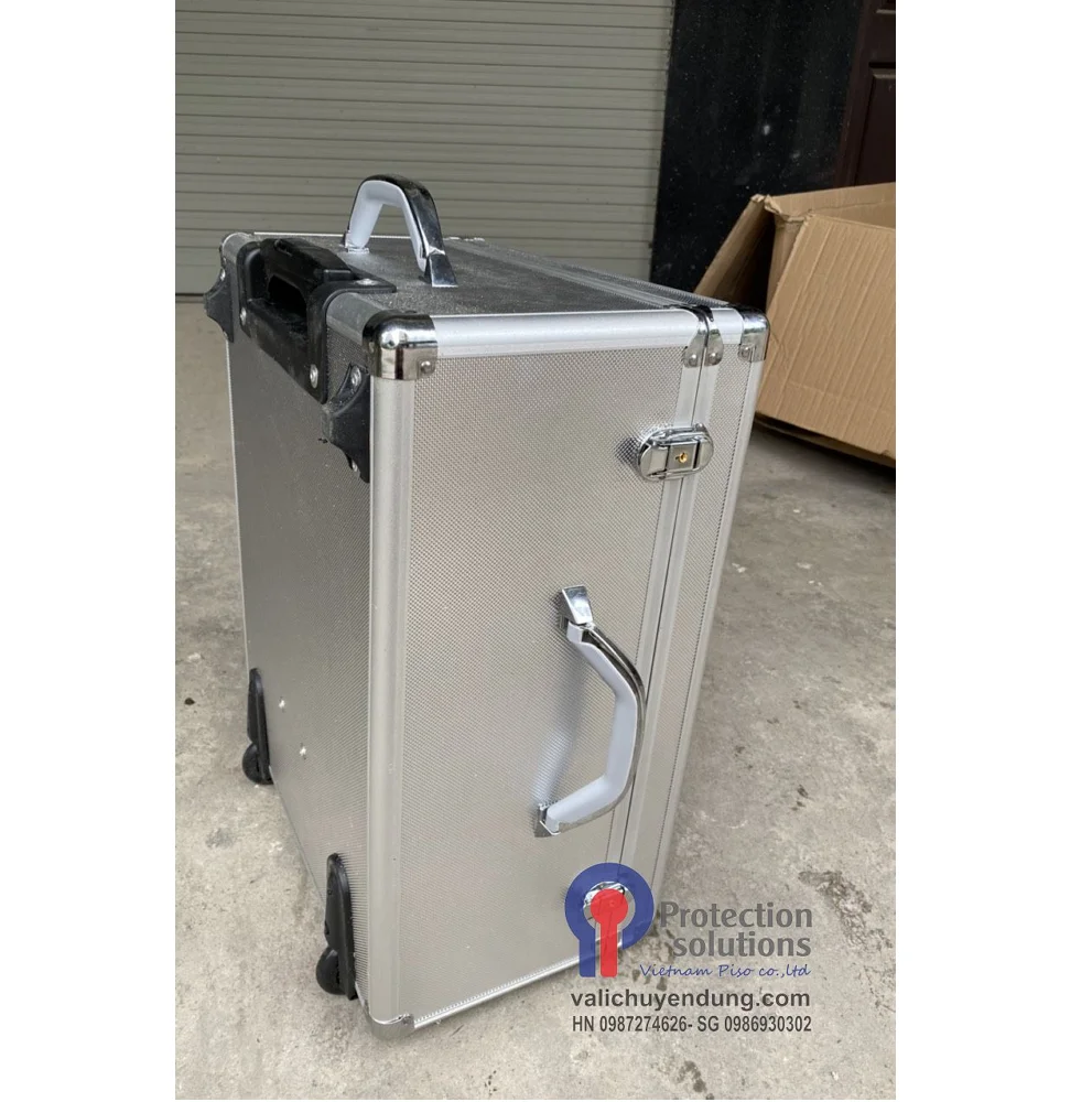 Large Aluminium Flight Hard Case Tool Box Carry Foam Silver Color Custom Case With Wheels and Handles