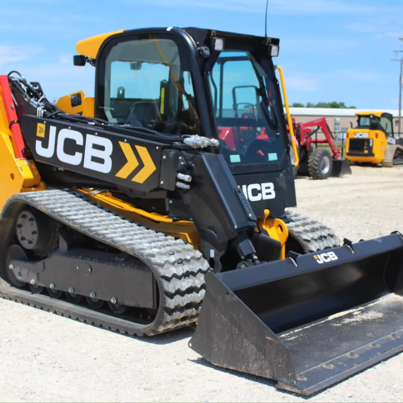 Новая строительная и техника для погрузчика JCB 3TS-8T