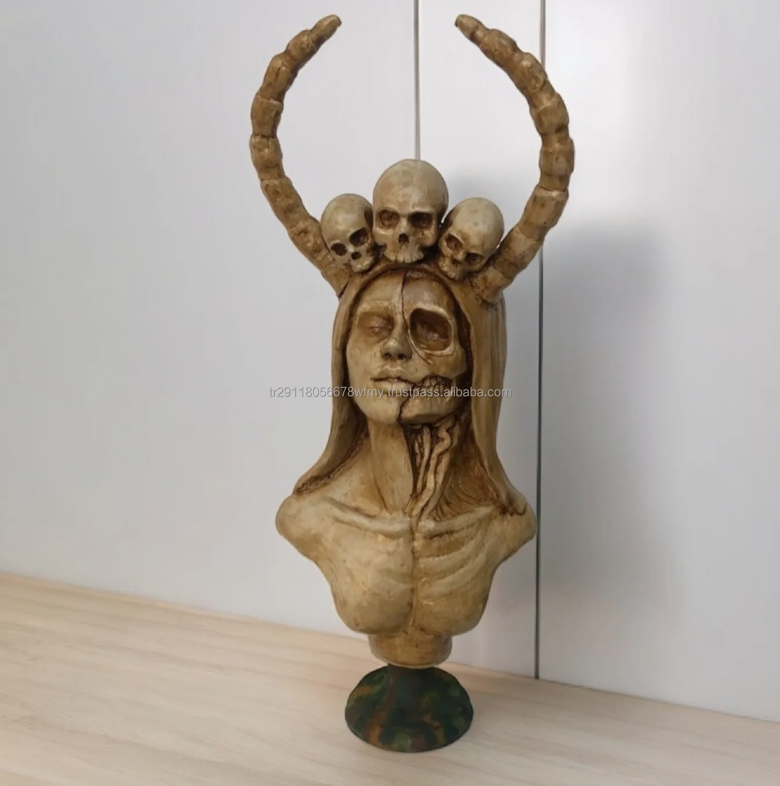Skull Detailed Woman Lilith Bust Statue Unique Gothic Skeleton Spooky Home Interior Decor Resin Sculpture Restaurant Hotel Room
