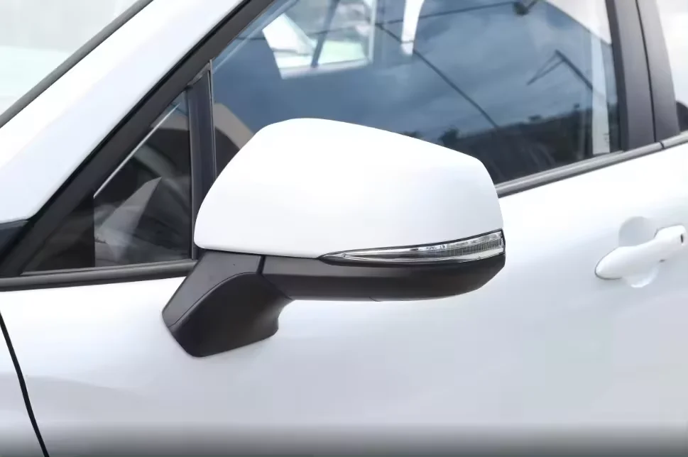 Toyota Corolla крест 2023ver. Электрический Гибридный 2.0L двухмоторный компактный внедорожник E-CVT элиты