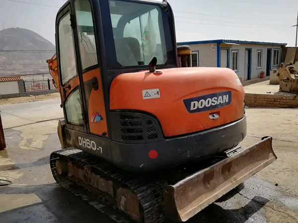 Second Hand Used   DH60 DX55 DX80 Mini Escavadeira Doosan DX60 May Xuc Good Condition In Stock Excavator Digger With Cheap Price