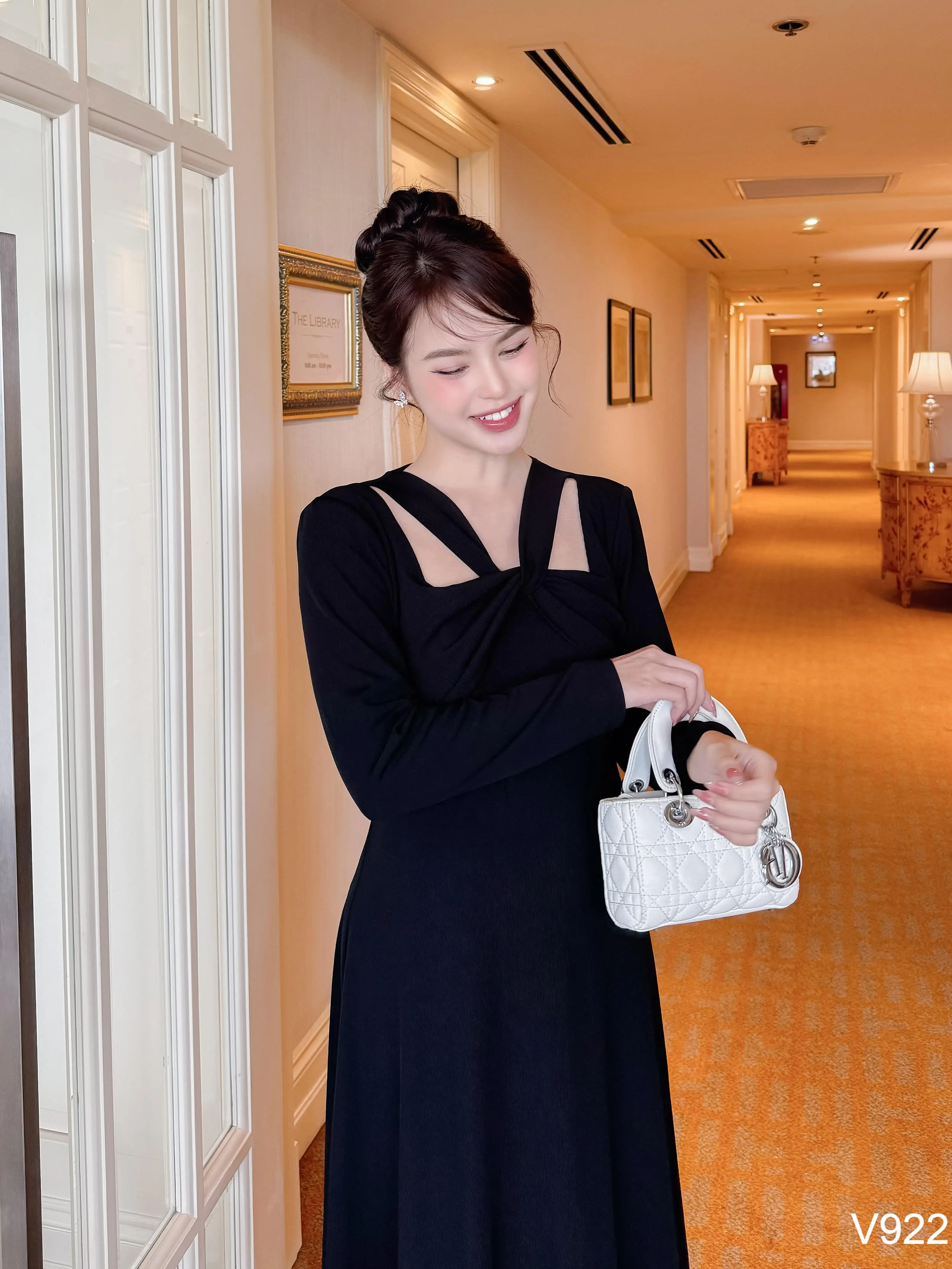 Custom Designed Minimalist Maternity Dress with High Elasticity Breathable Wool V922 Good Absorbency for Pregnant Women