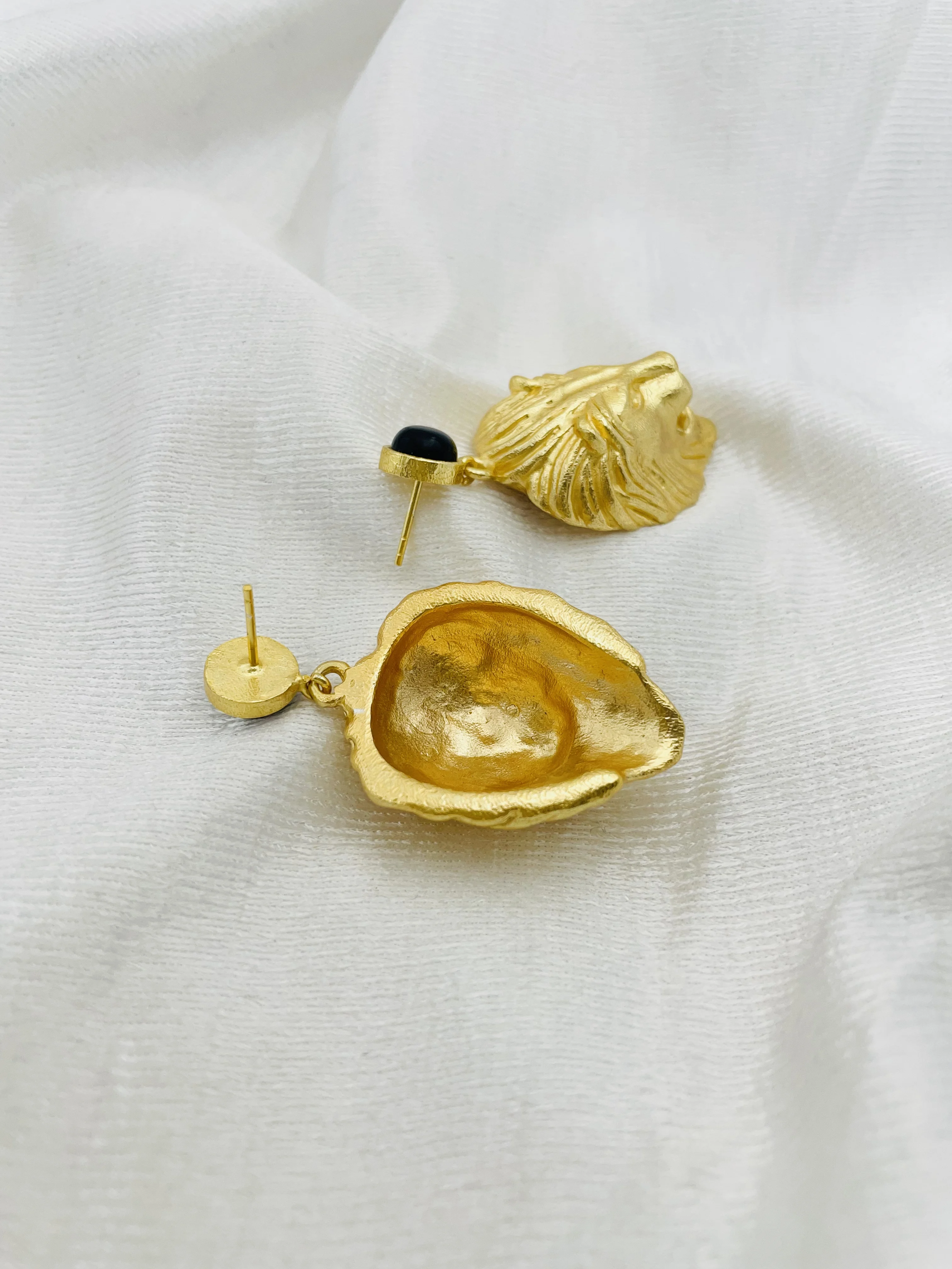 Gold plated Lion Face Design Style Black Onyx Gemstone Push Back Drop Earring SKU7368