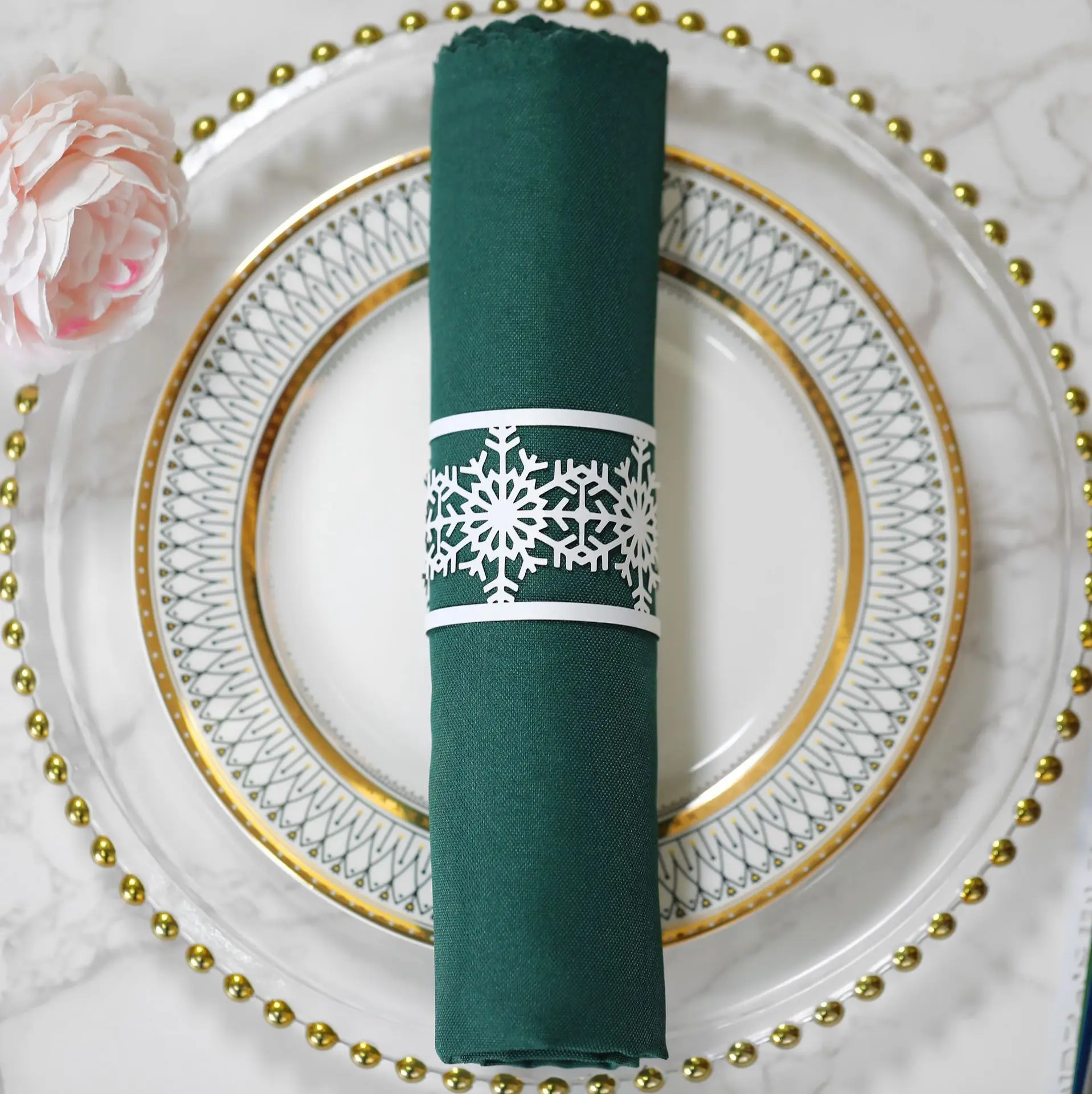 Snowflake Paper Napkin Rings Lightweight Disposable Paper Napkin Holders Serviette Rings for Holiday Dining Table Decorations