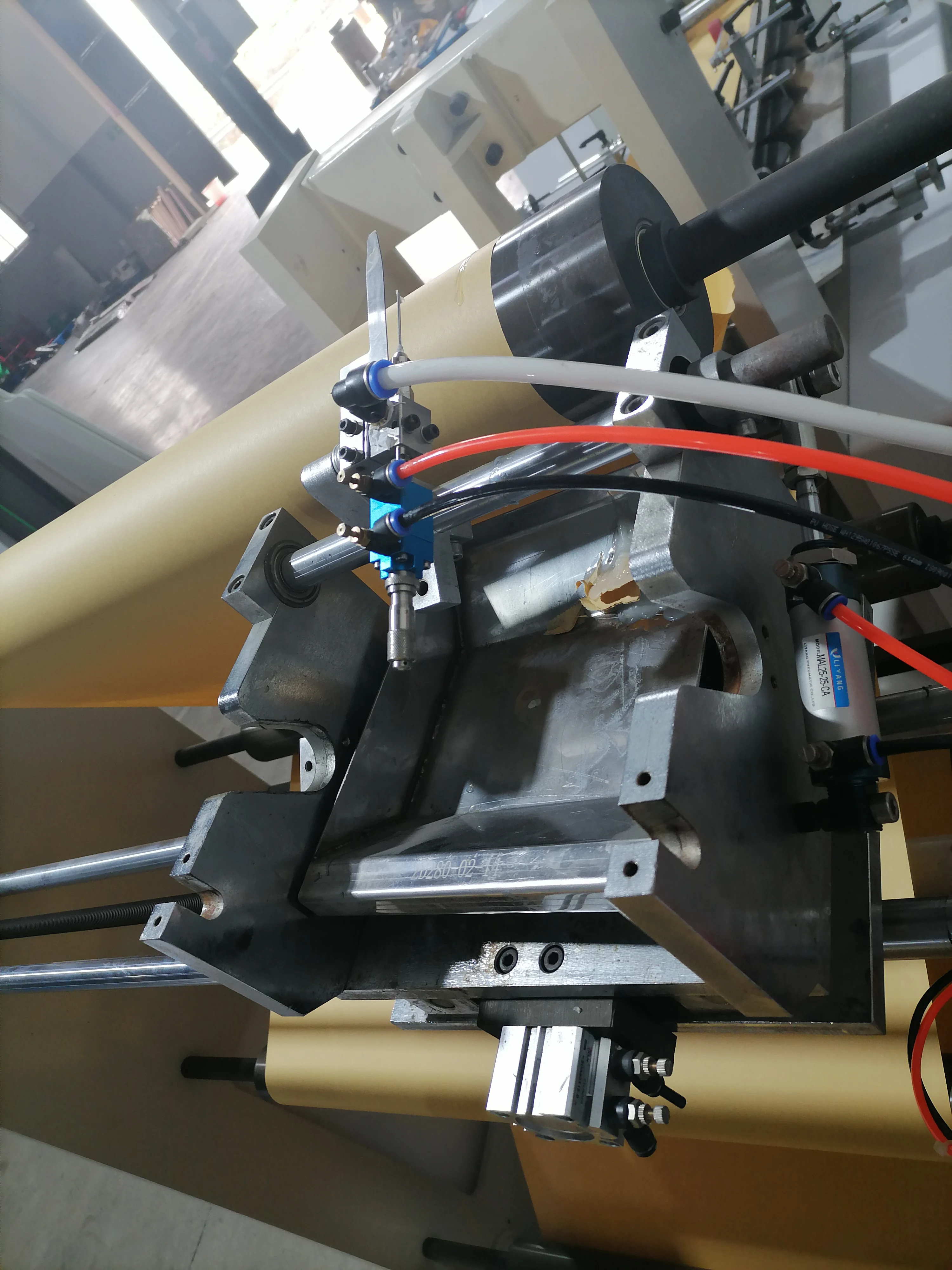 China Professional Manufacture Brown Craft High Quality paper product machine Mango Fruit Paper Bag Making Machine