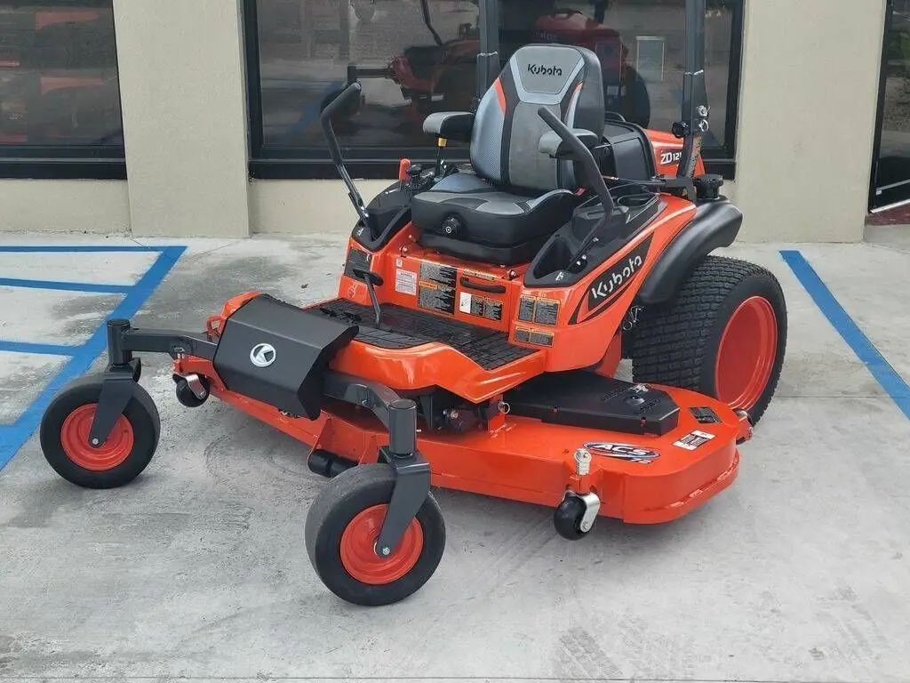 Kubota газонокосилка с нулевым поворотом