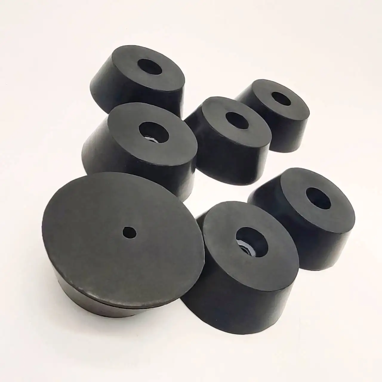 The manufacturer can customize rubber wear-resistant pads and add iron parts internally